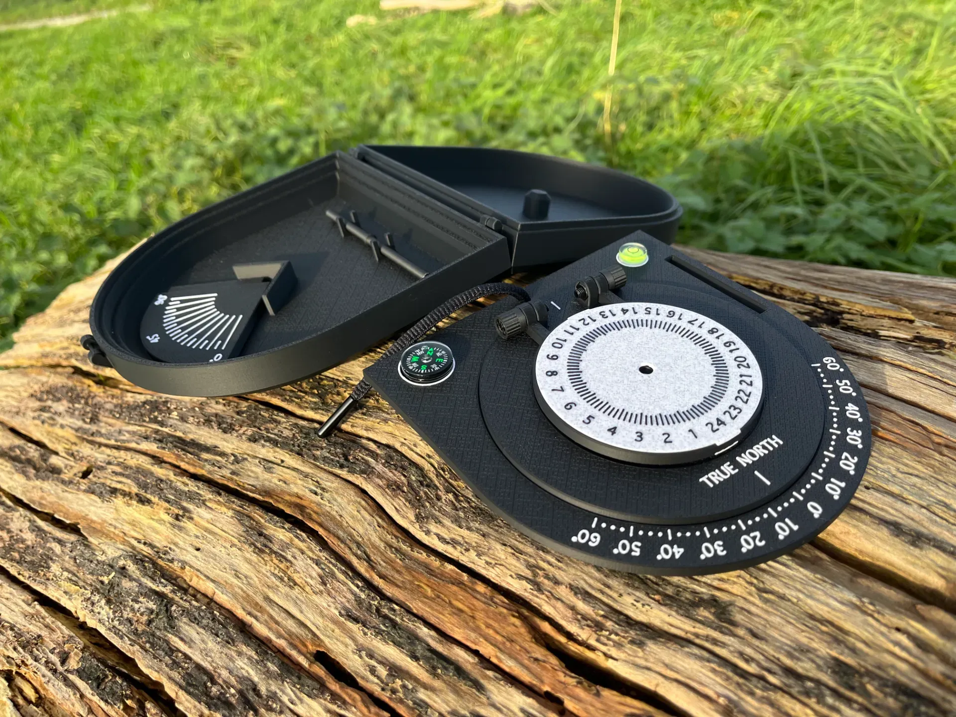 Đồng hồ mặt trời xích đạo di động dễ dàng sử dụng