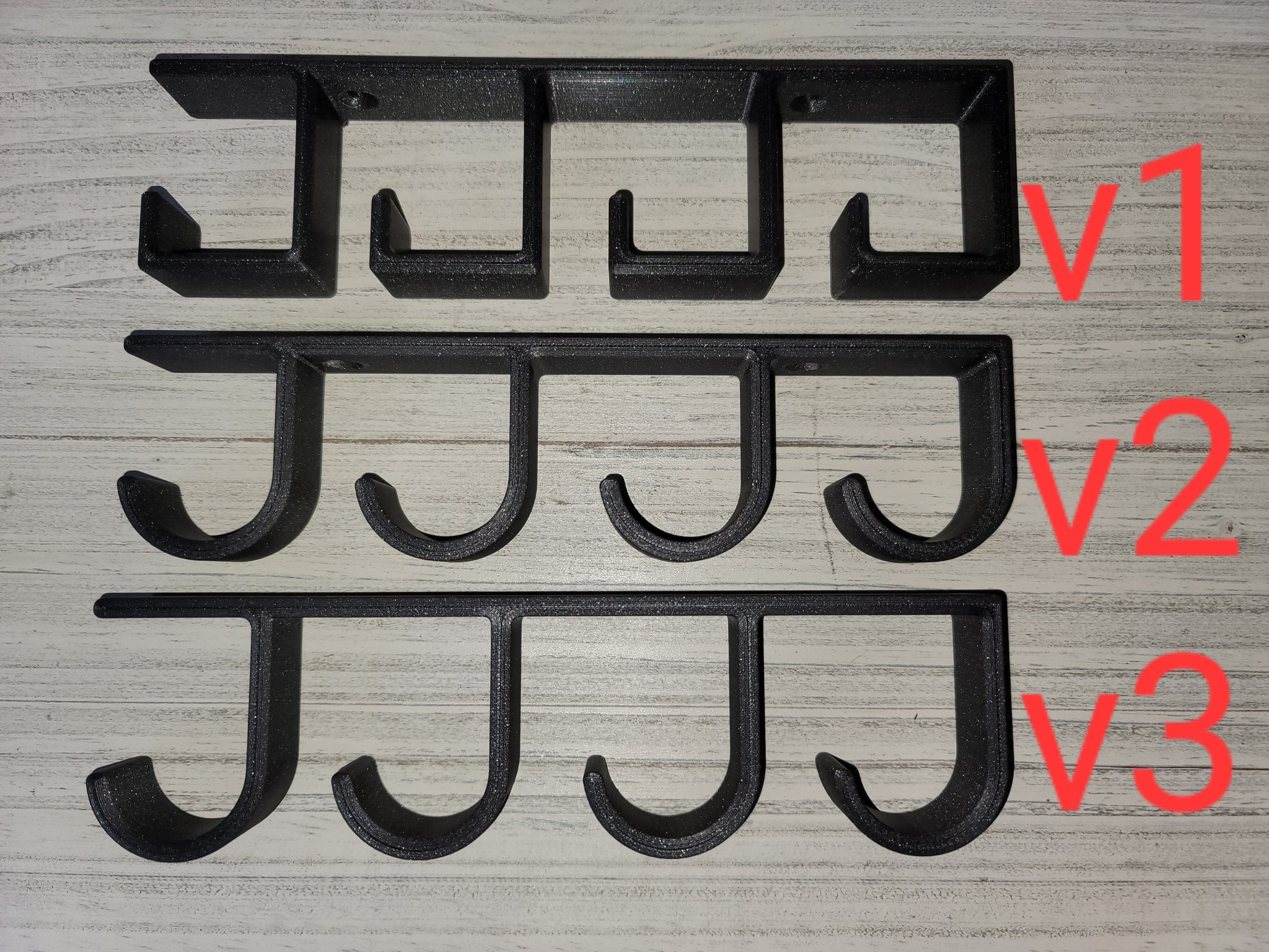 Giá đỡ cần câu treo trên trần gara