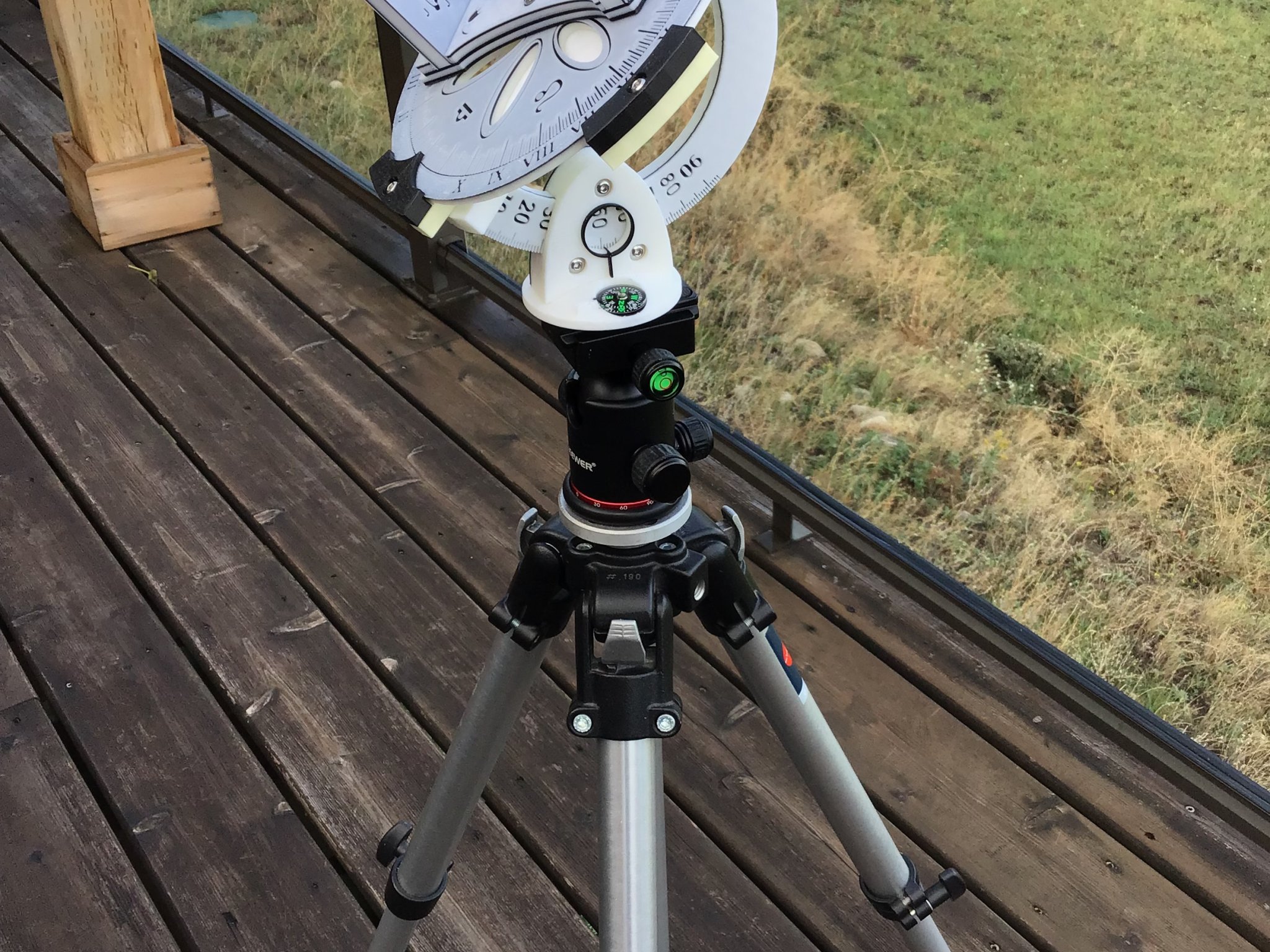 Đồng hồ mặt trời Heliochronometer chính xác nhất thế giới