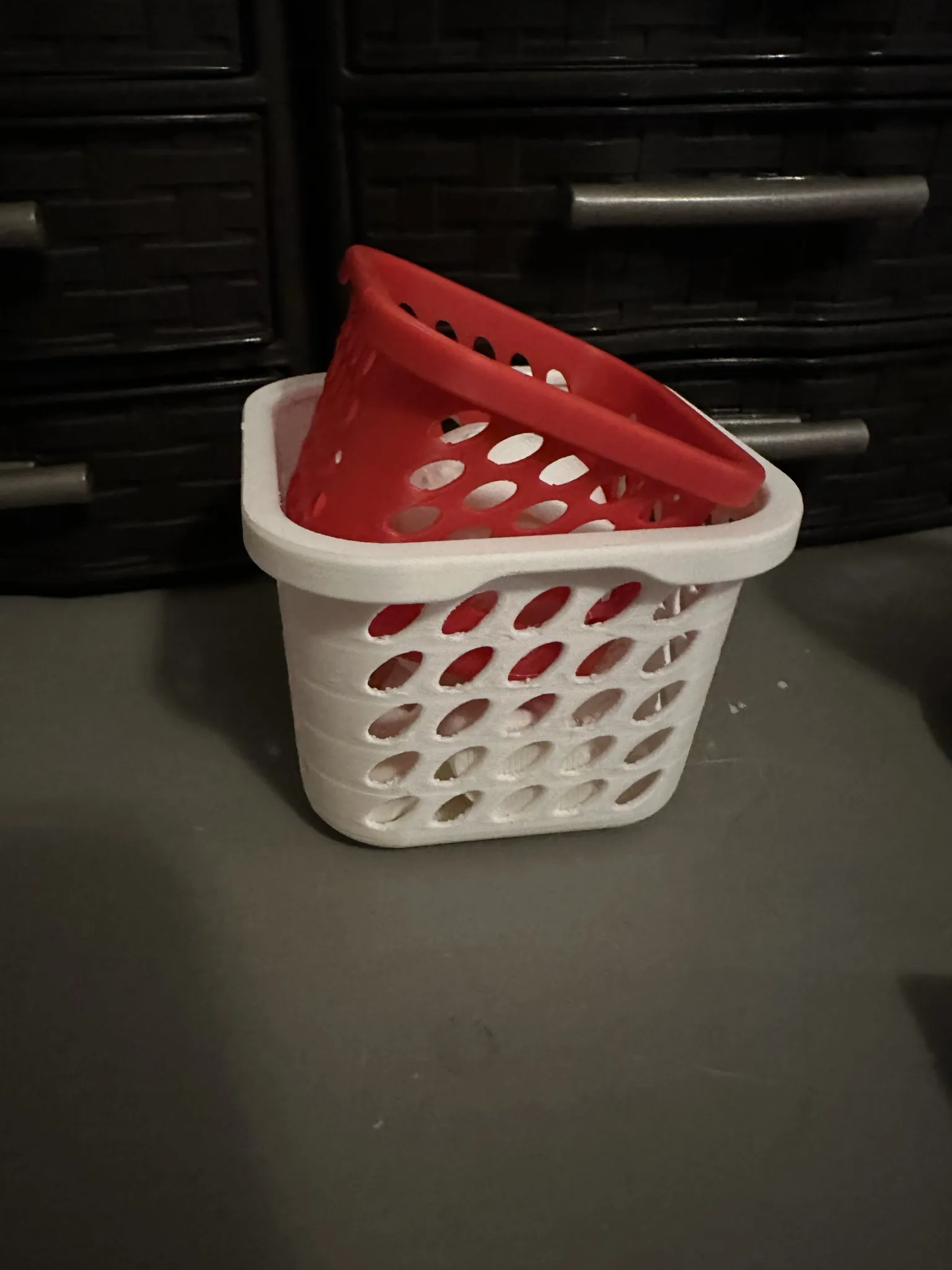 Giỏ giặt mini với lỗ hình oval