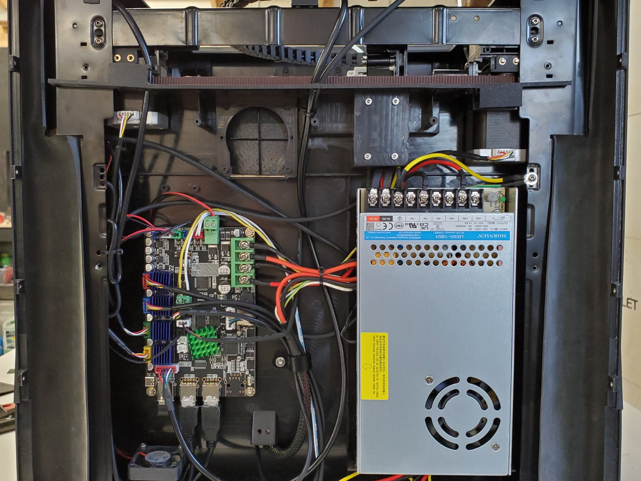 Nắp che cổng xả cho Qidi Q1 Pro