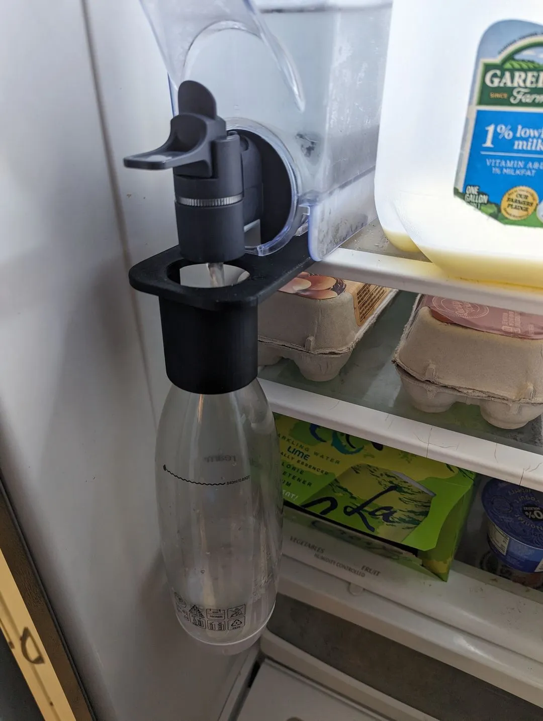Giá đỡ bình nước Brita cho máy Soda Stream