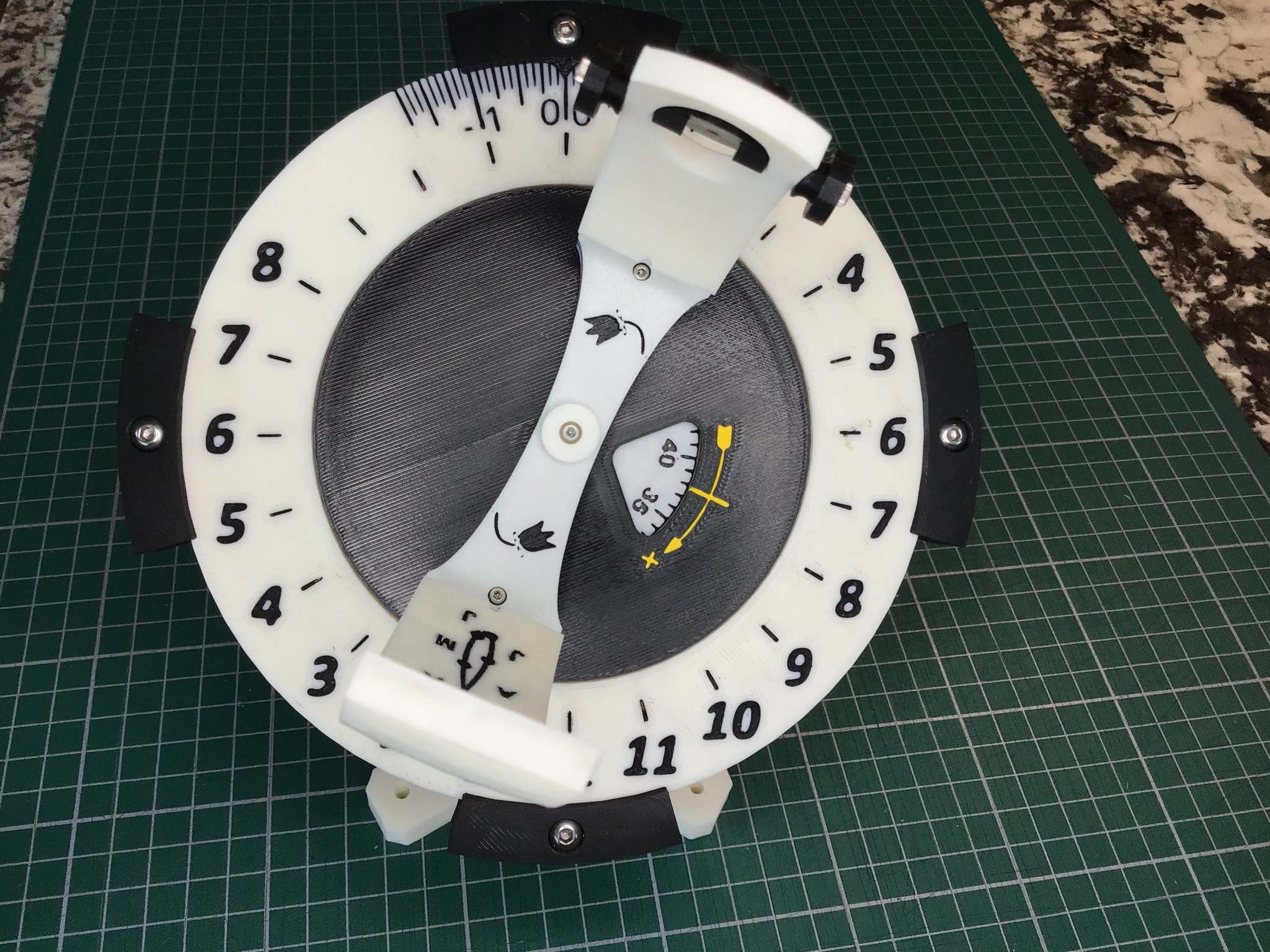 Đồng hồ mặt trời Heliochronometer với cơ chế đọc chính xác...