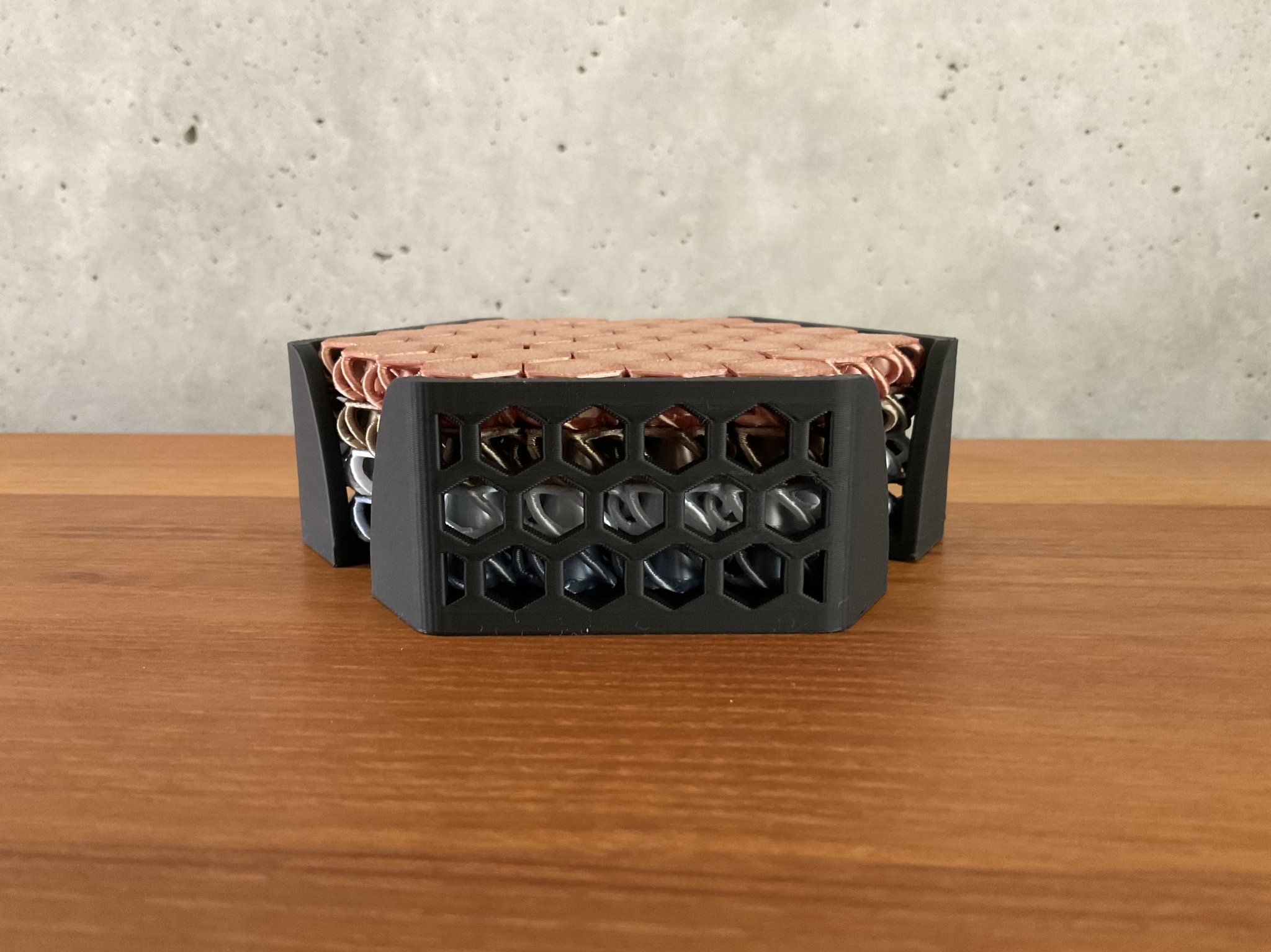 Giá đỡ đế lót ly NASA Chainmail Hex cho 4 ly