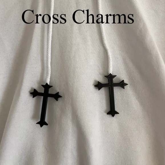 Mặt dây chuyền hình thánh giá phong cách emo