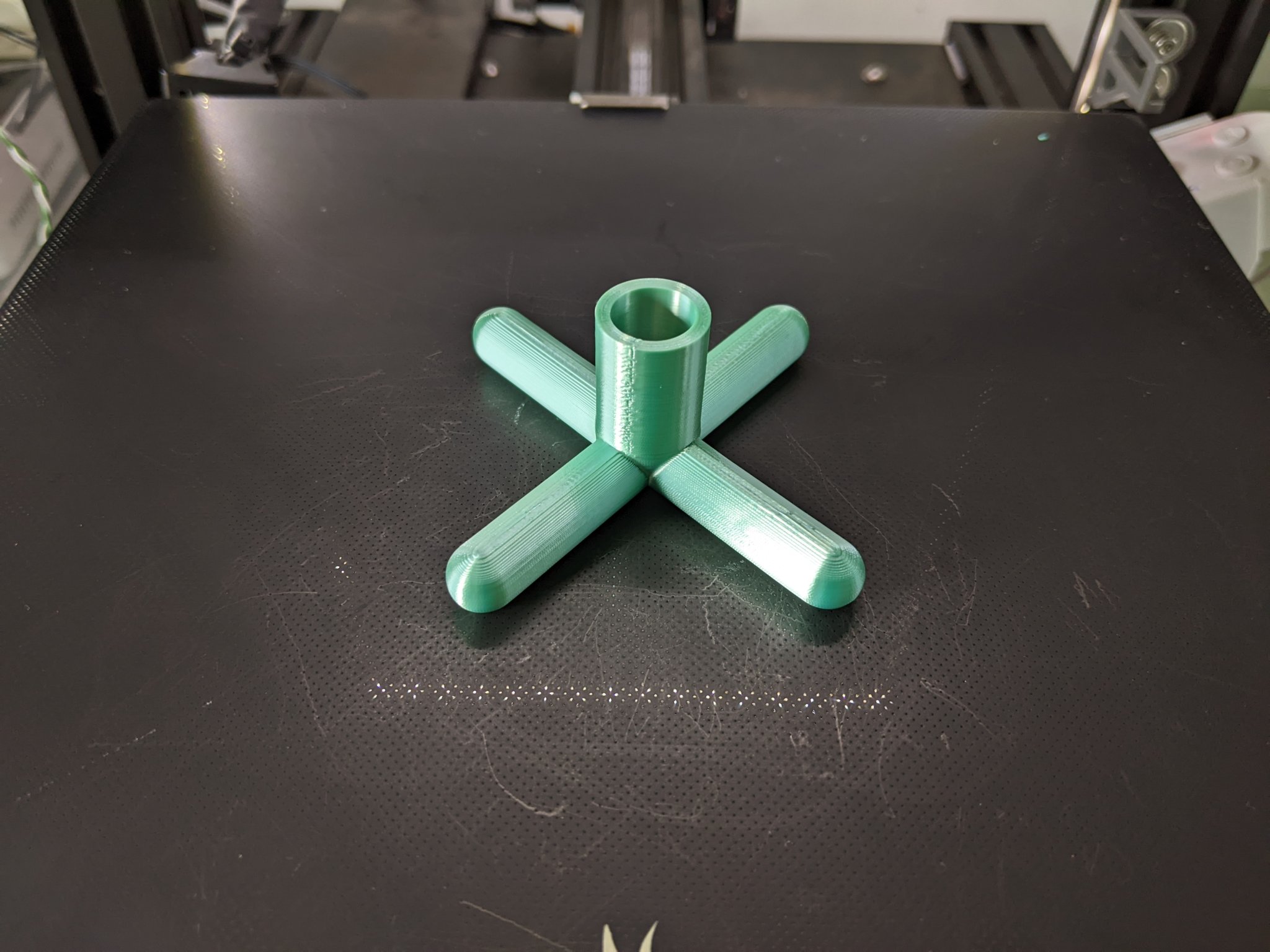 Giá đỡ gậy bi-a hình chữ thập với hai độ cao khác nhau