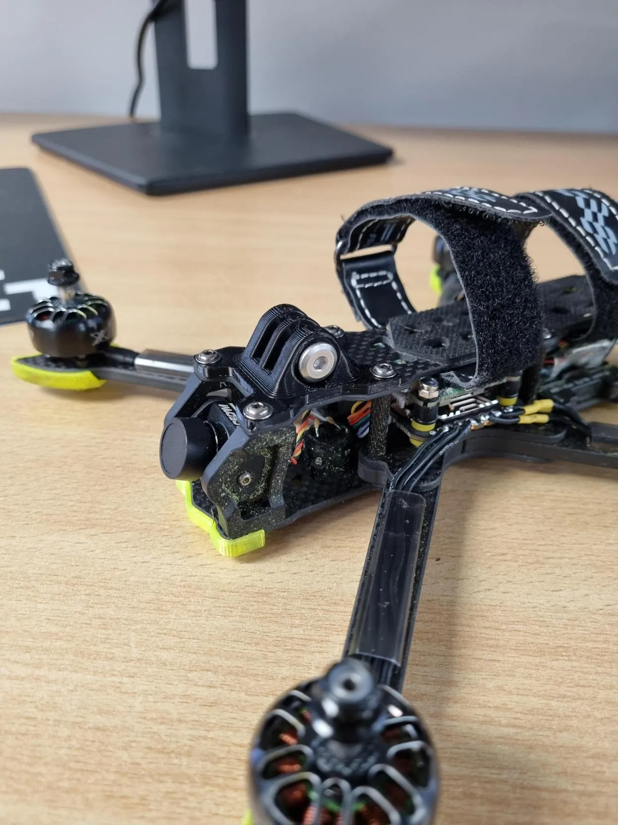 Đế gắn Go Pro cho khung NAZGUL XL5 ECO mới