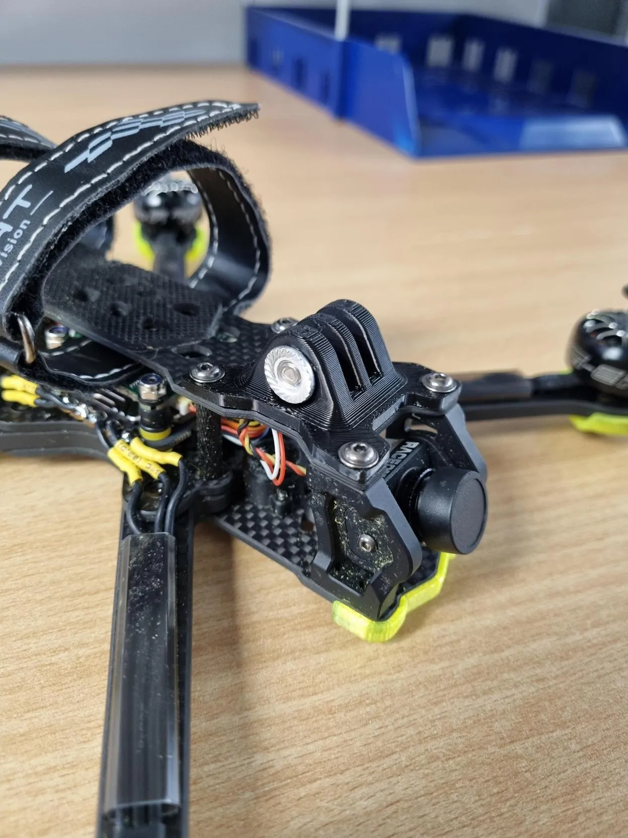 Đế gắn Go Pro cho khung NAZGUL XL5 ECO mới