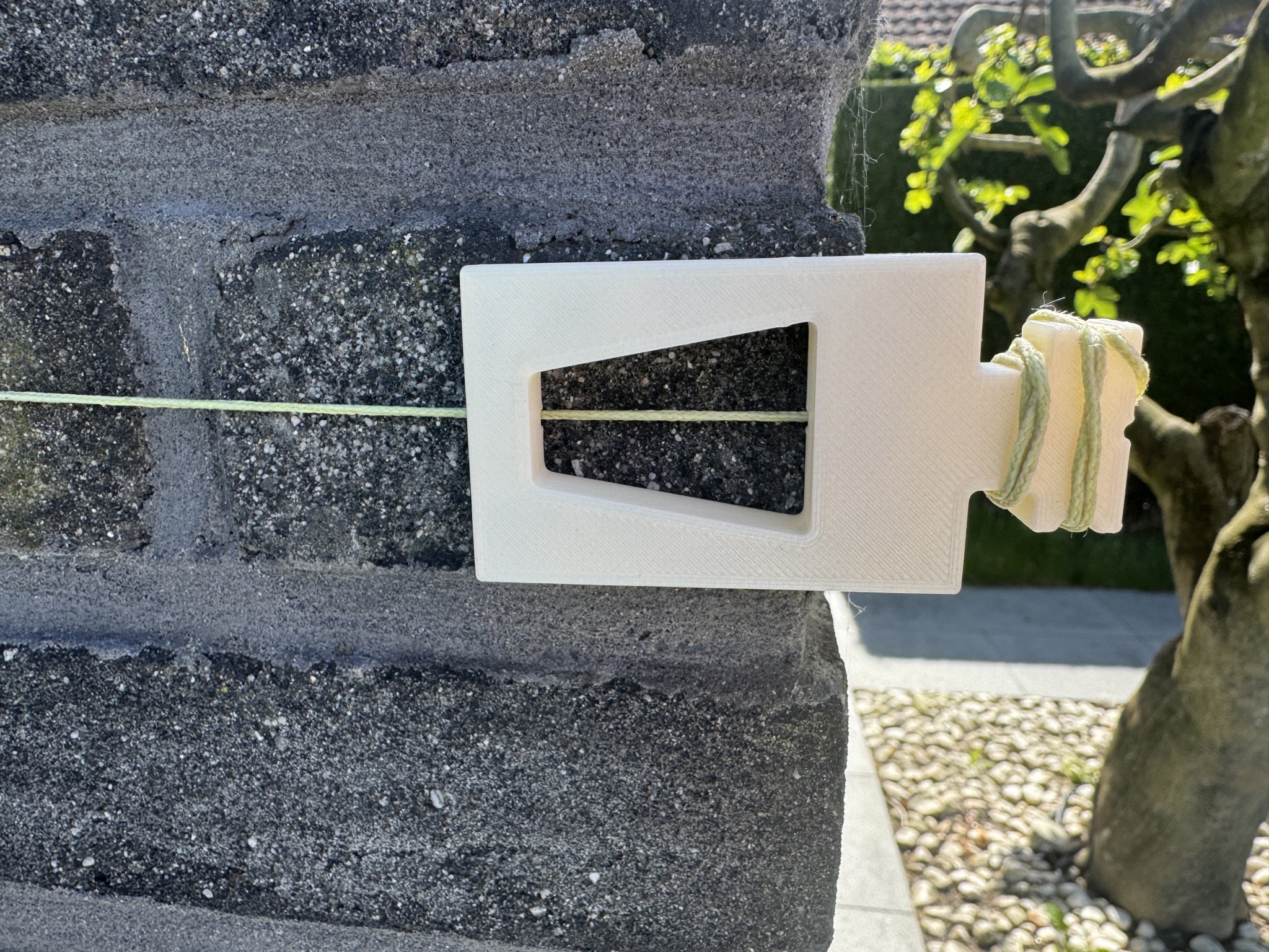 Giá đỡ dây gạch không cần vít hoặc keo dán