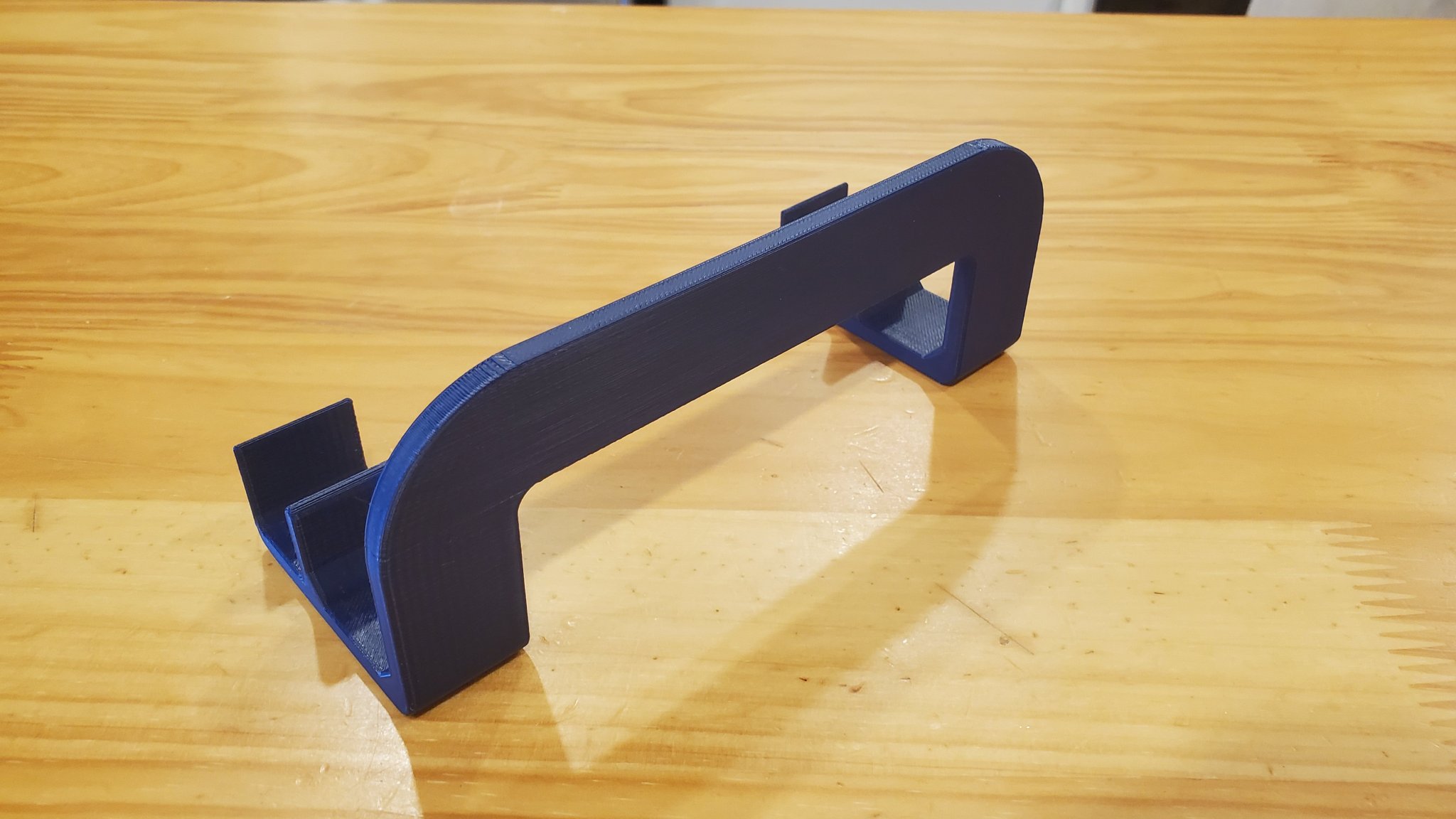 Giá treo khăn vải treo trên cửa