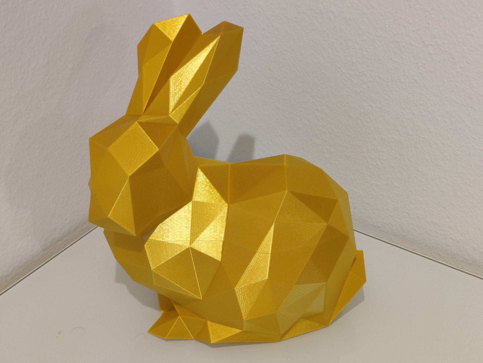 Hộp quà thỏ phong cách low poly cho lễ Phục Sinh