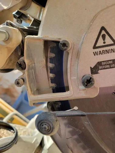 Nắp che lỗ thoát bụi cho máy cắt góc Dewalt DW708