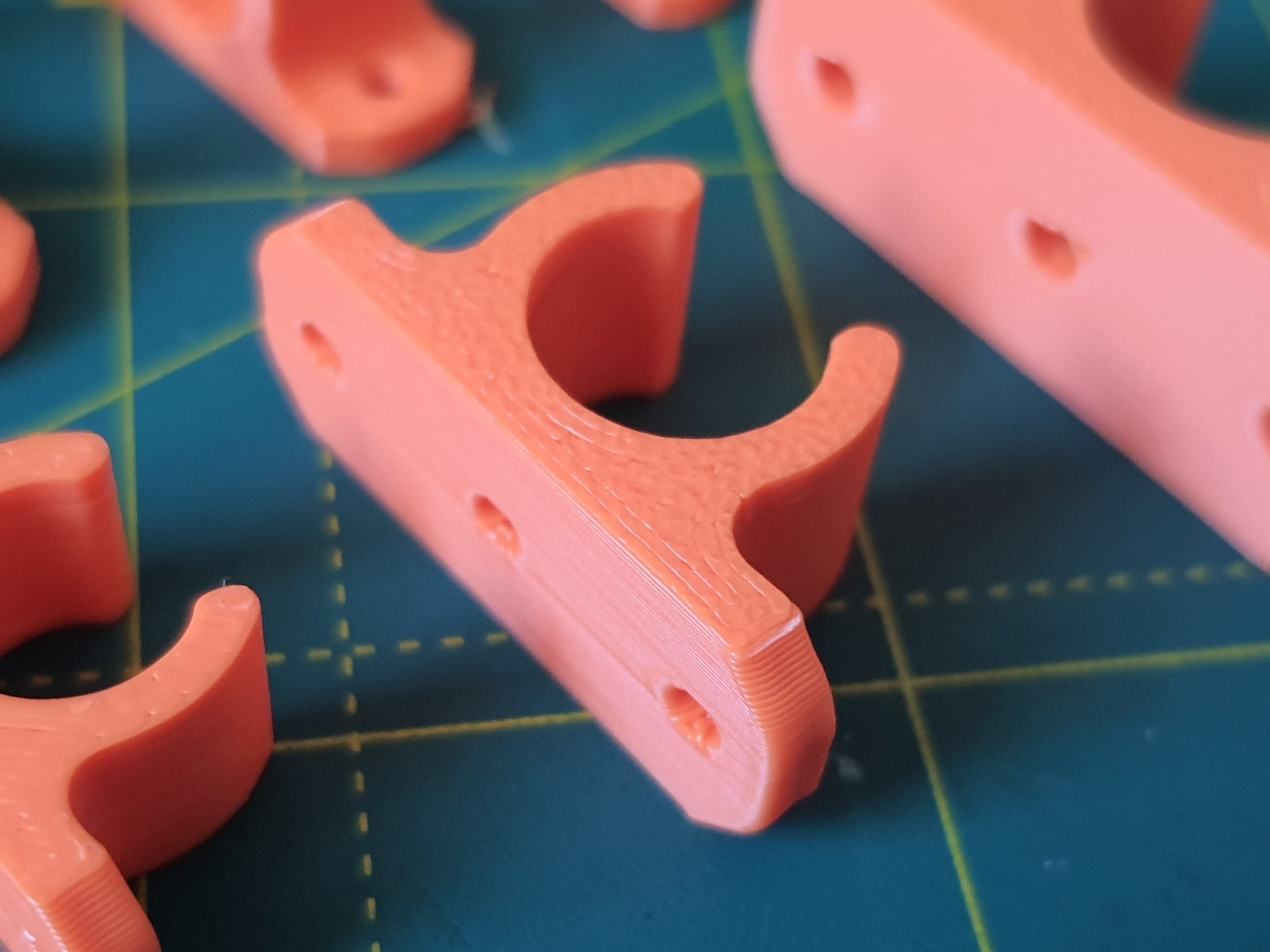 Kẹp cáp điều chỉnh theo kích thước cho tổ chức cáp