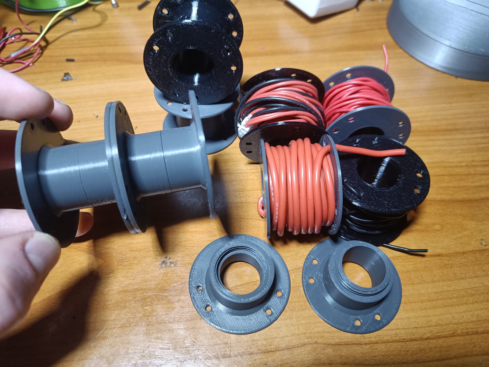 Cuộn dây nhỏ và cuộn xếp chồng cho dây điện để ngăn ngừ...