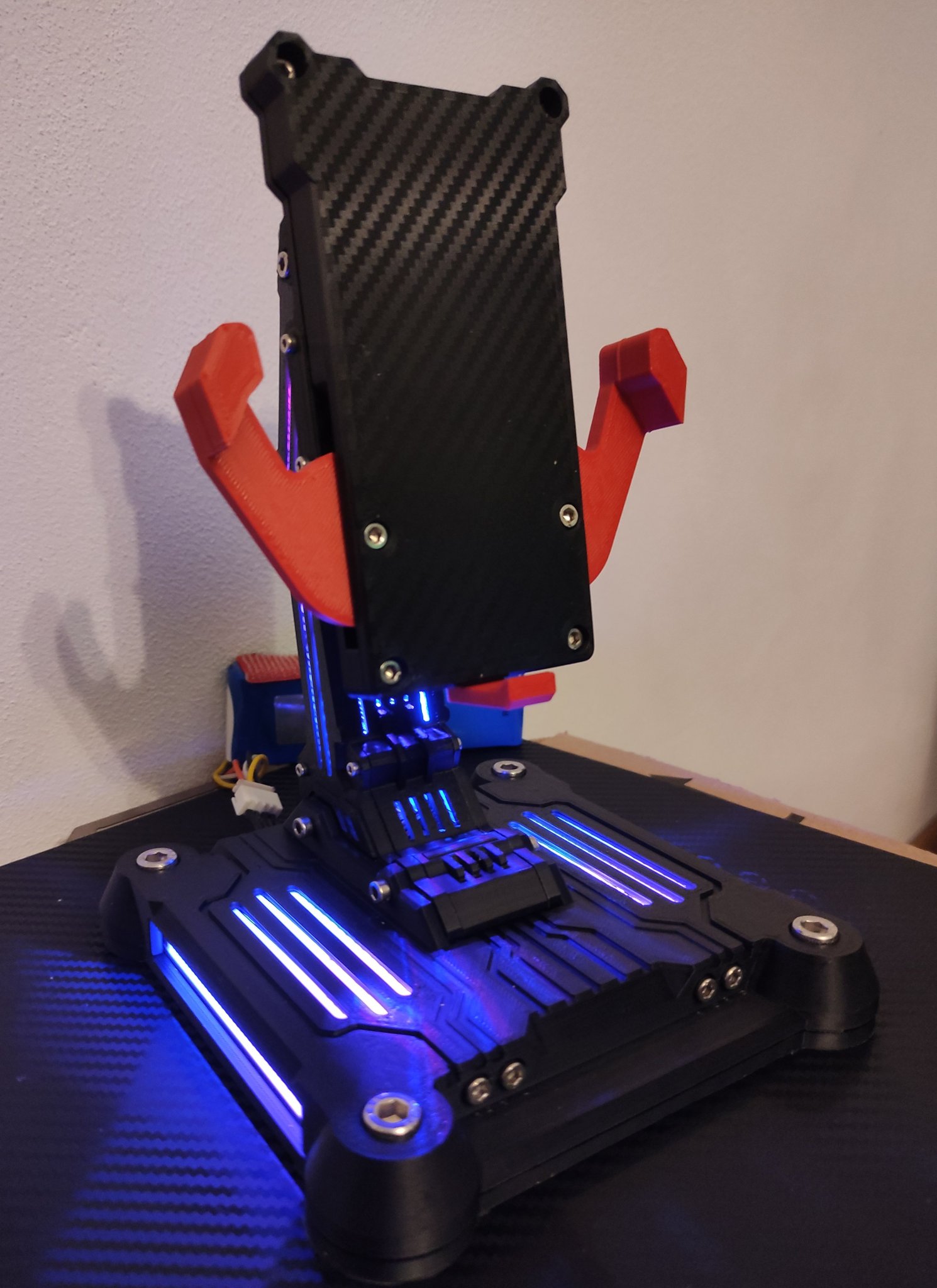 Giá đỡ di động cơ khí phong cách Cyberpunk