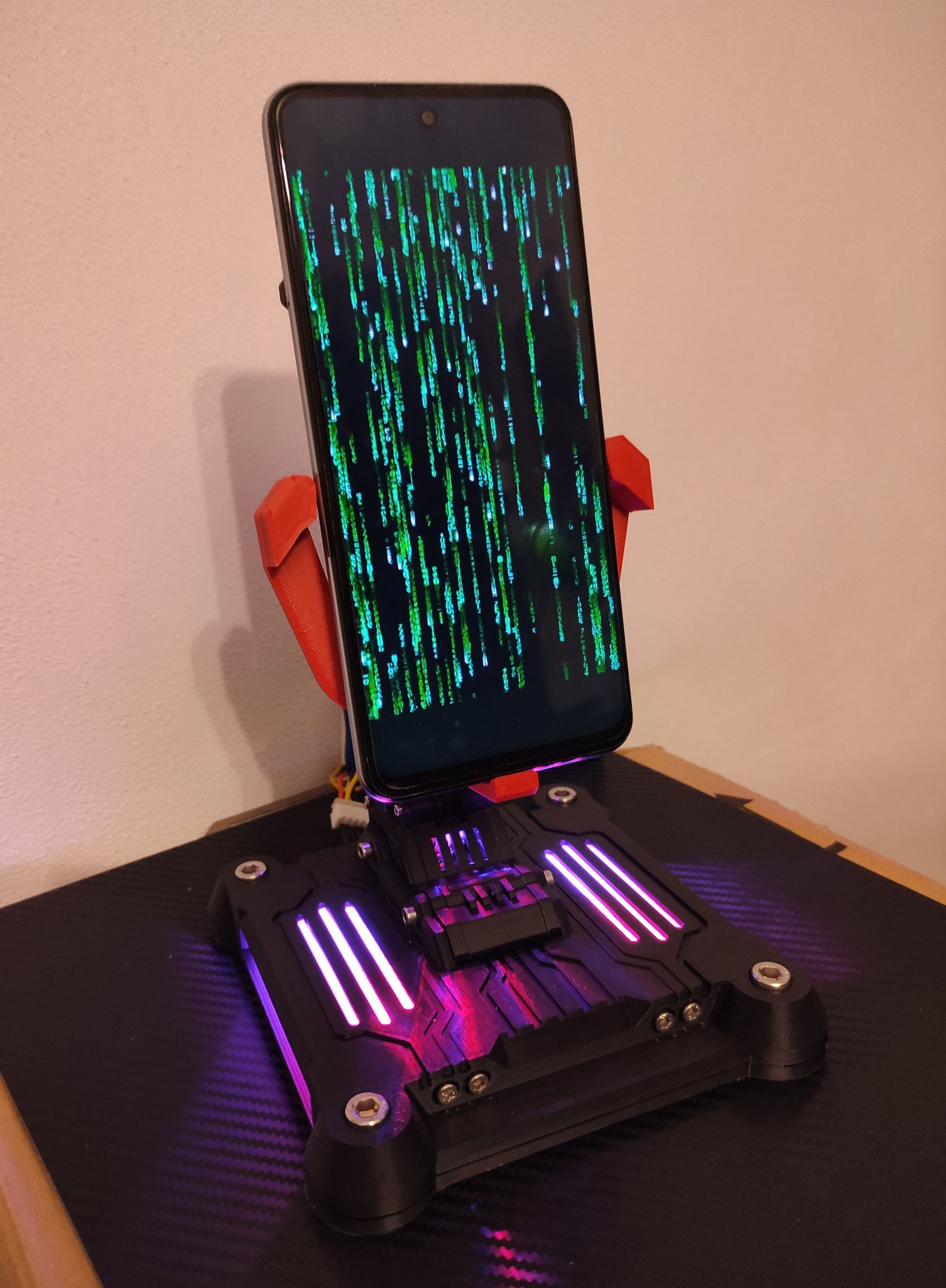 Giá đỡ di động cơ khí phong cách Cyberpunk