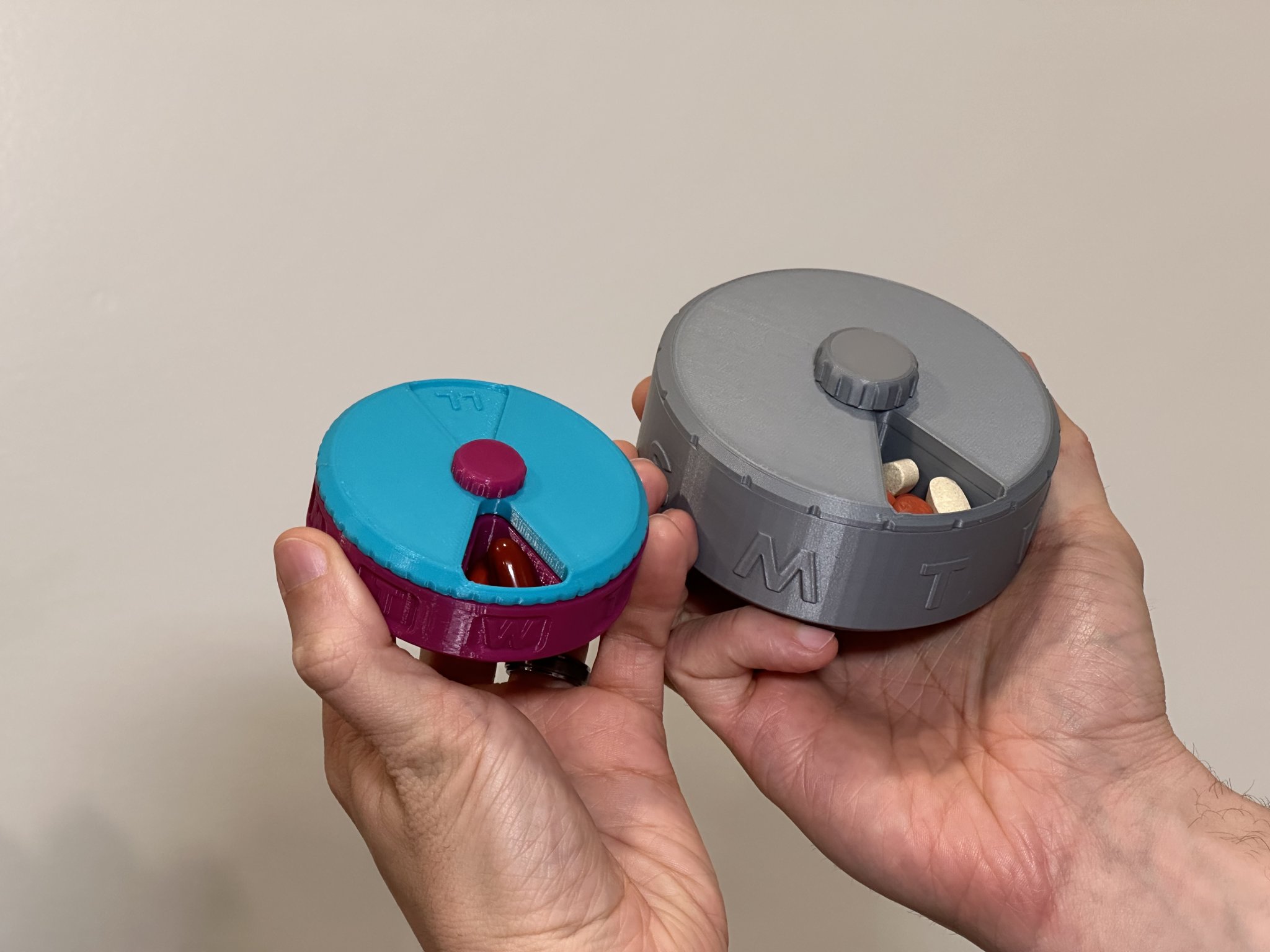 Hộp đựng thuốc tuần Jumbo với thiết kế cá nhân hóa