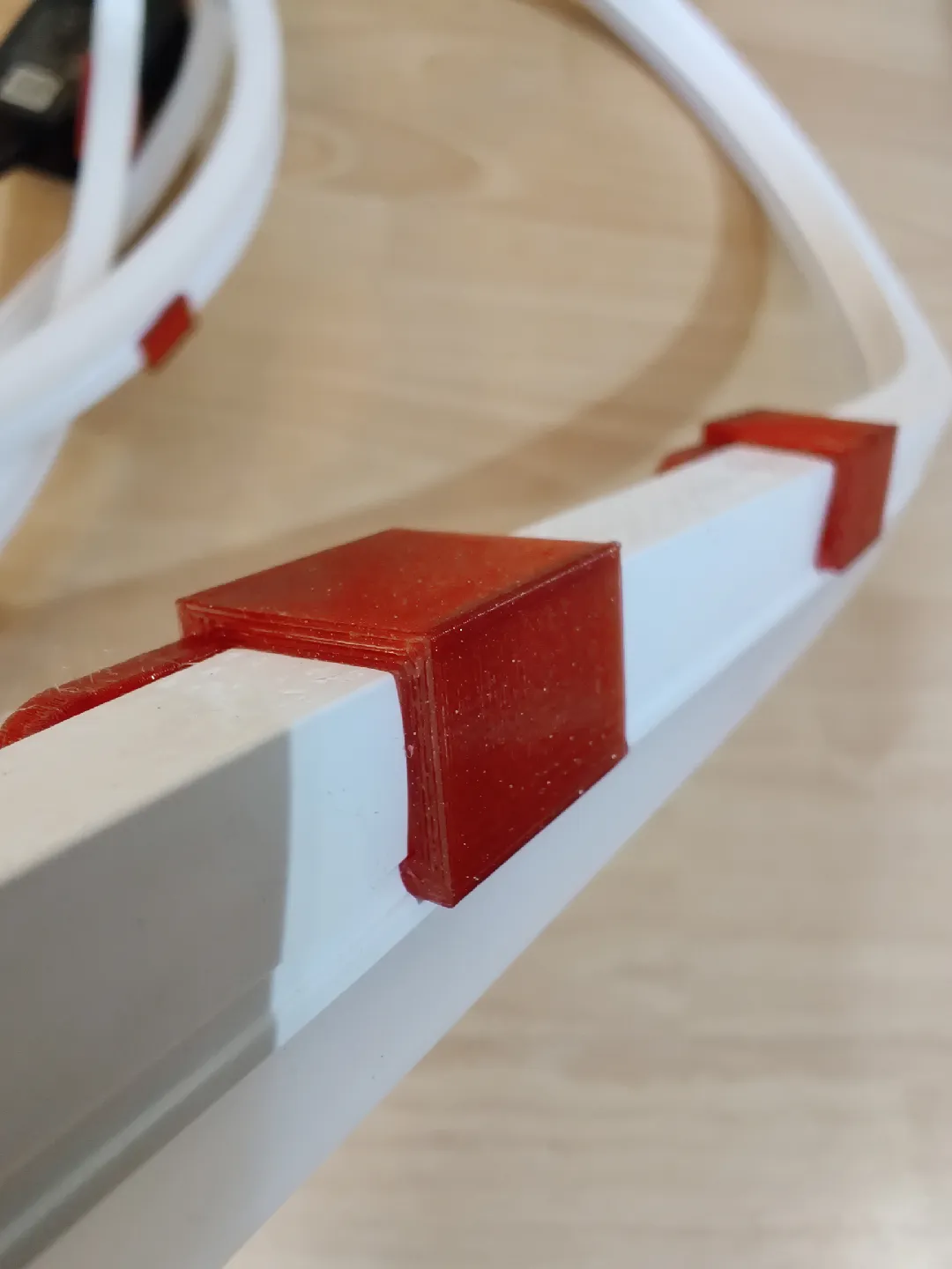 Kẹp thay thế cho dải đèn LED ngoài trời Philips Hue