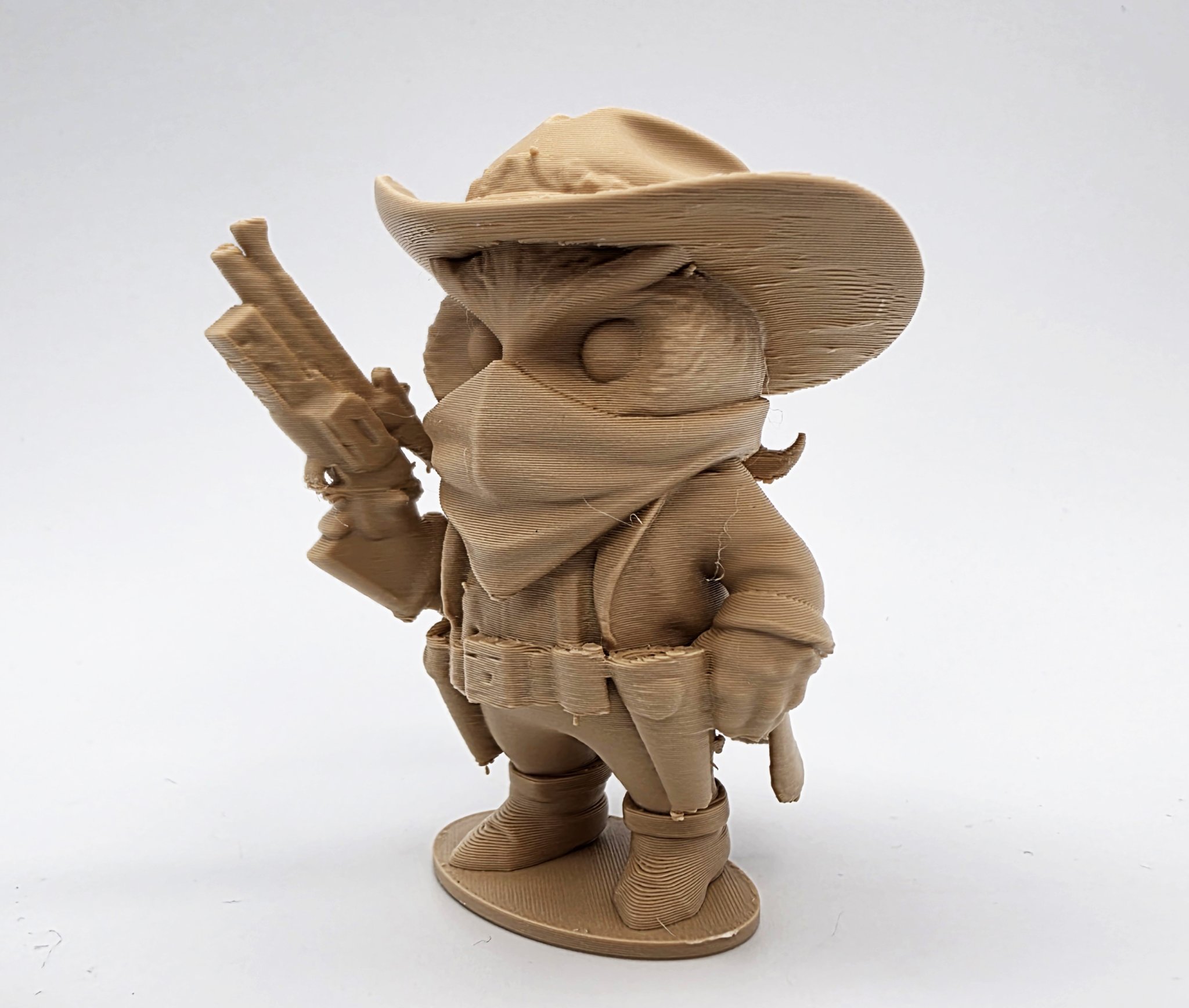 Nhân vật tay súng cú mèo mạnh mẽ với khả năng tàng hình