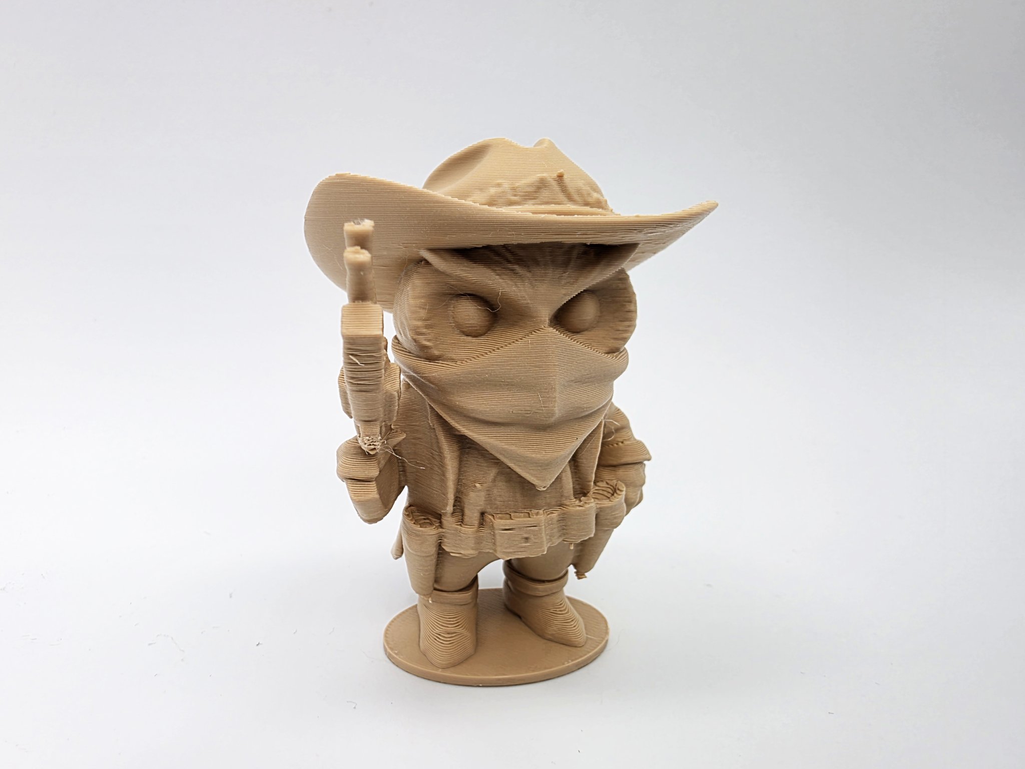 Nhân vật tay súng cú mèo mạnh mẽ với khả năng tàng hình