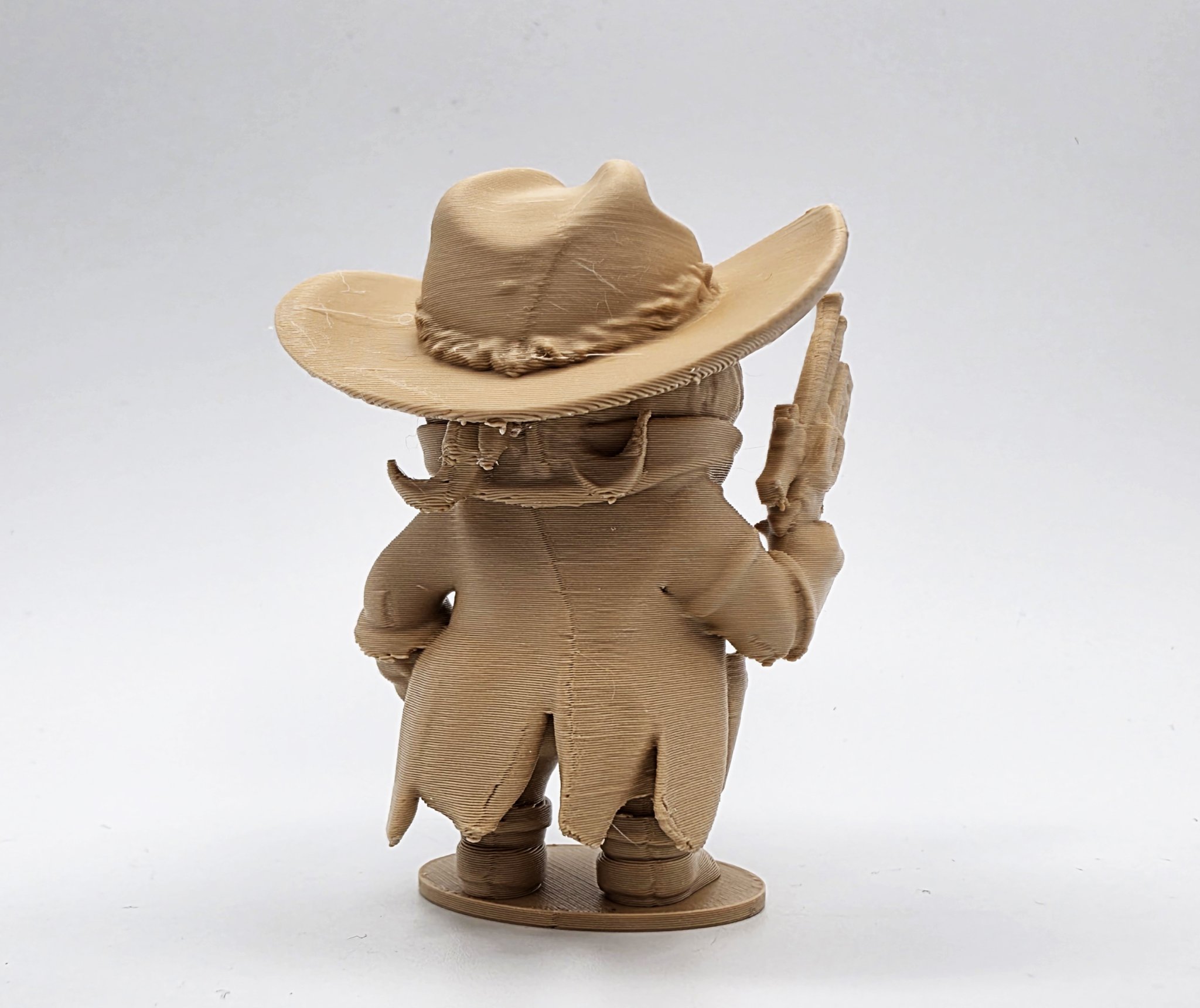 Nhân vật tay súng cú mèo mạnh mẽ với khả năng tàng hình