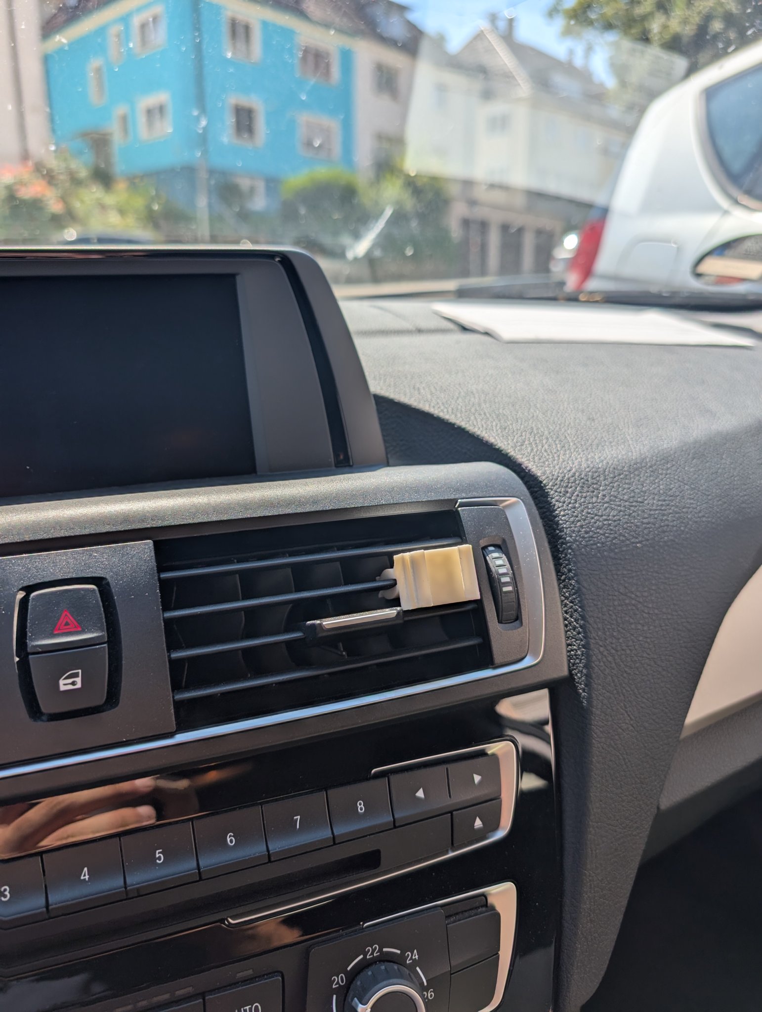 Giá đỡ điện thoại gắn cửa gió ô tô SP-Connect