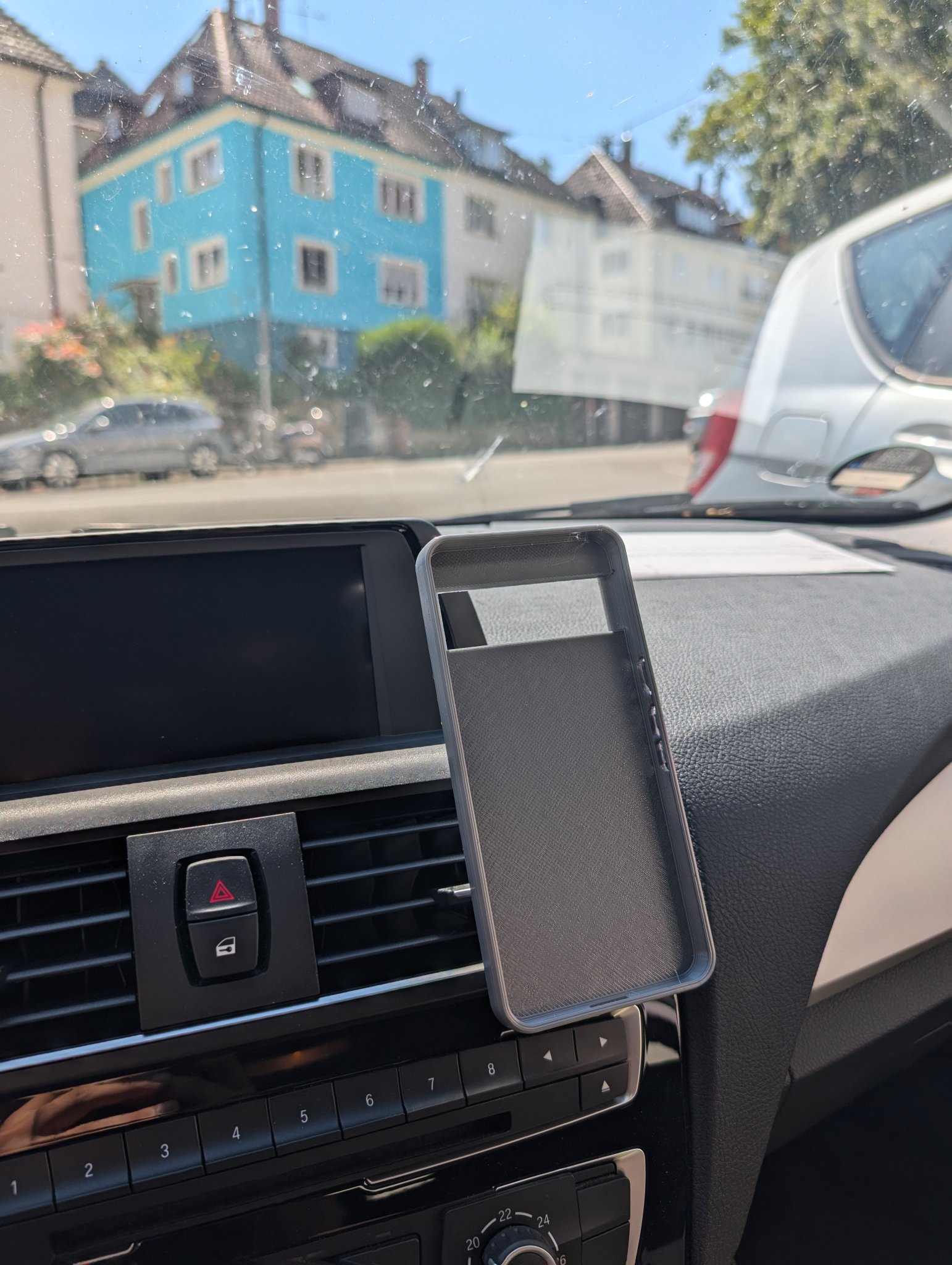 Giá đỡ điện thoại gắn cửa gió ô tô SP-Connect