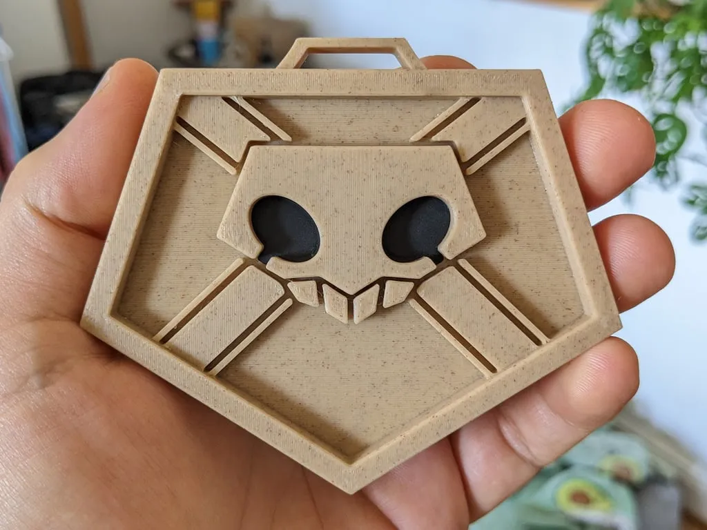 Huy hiệu Soul Reaper Bleach với mắt có thể gắn vào