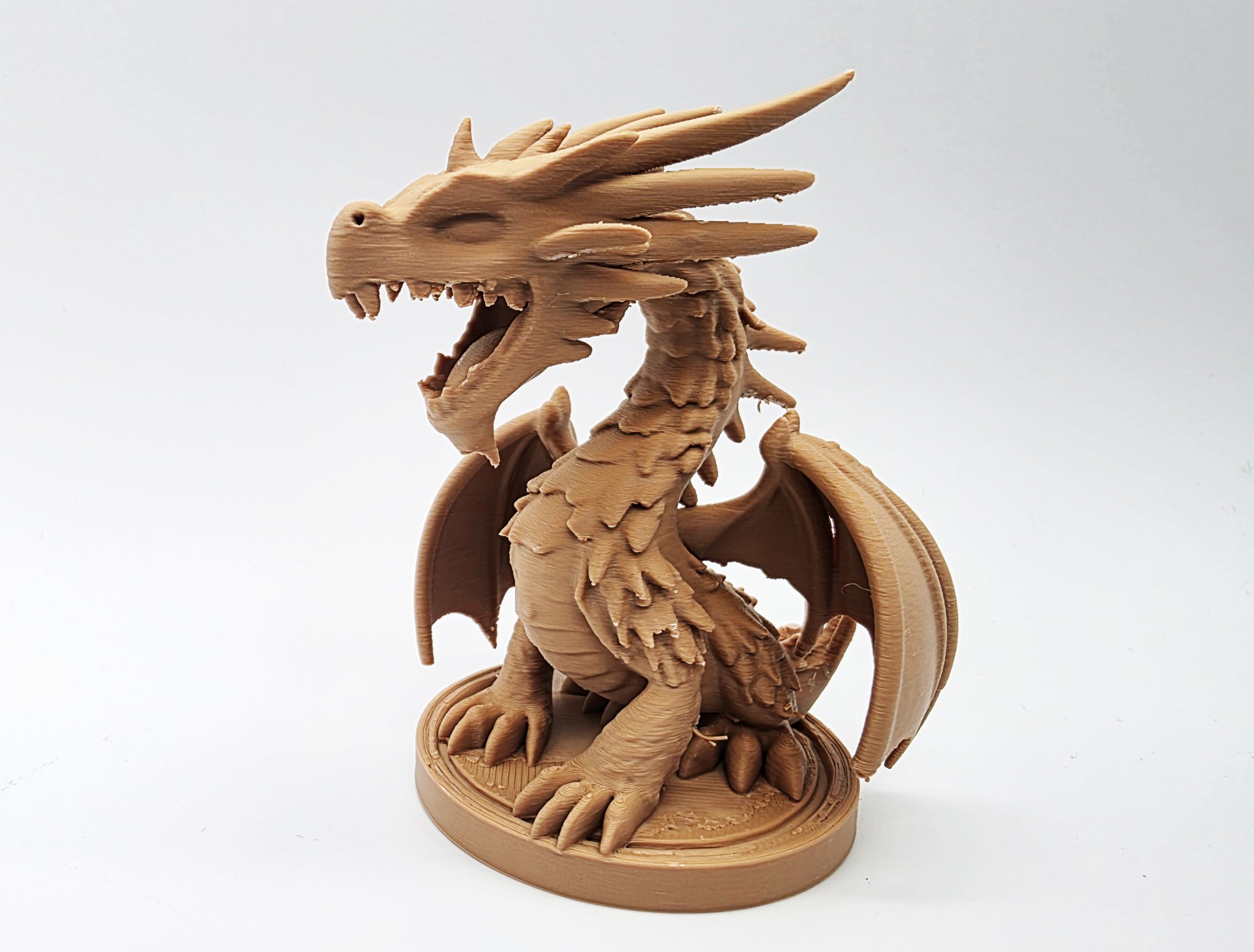 Rồng Miệng Lớn trên Bệ Đỡ