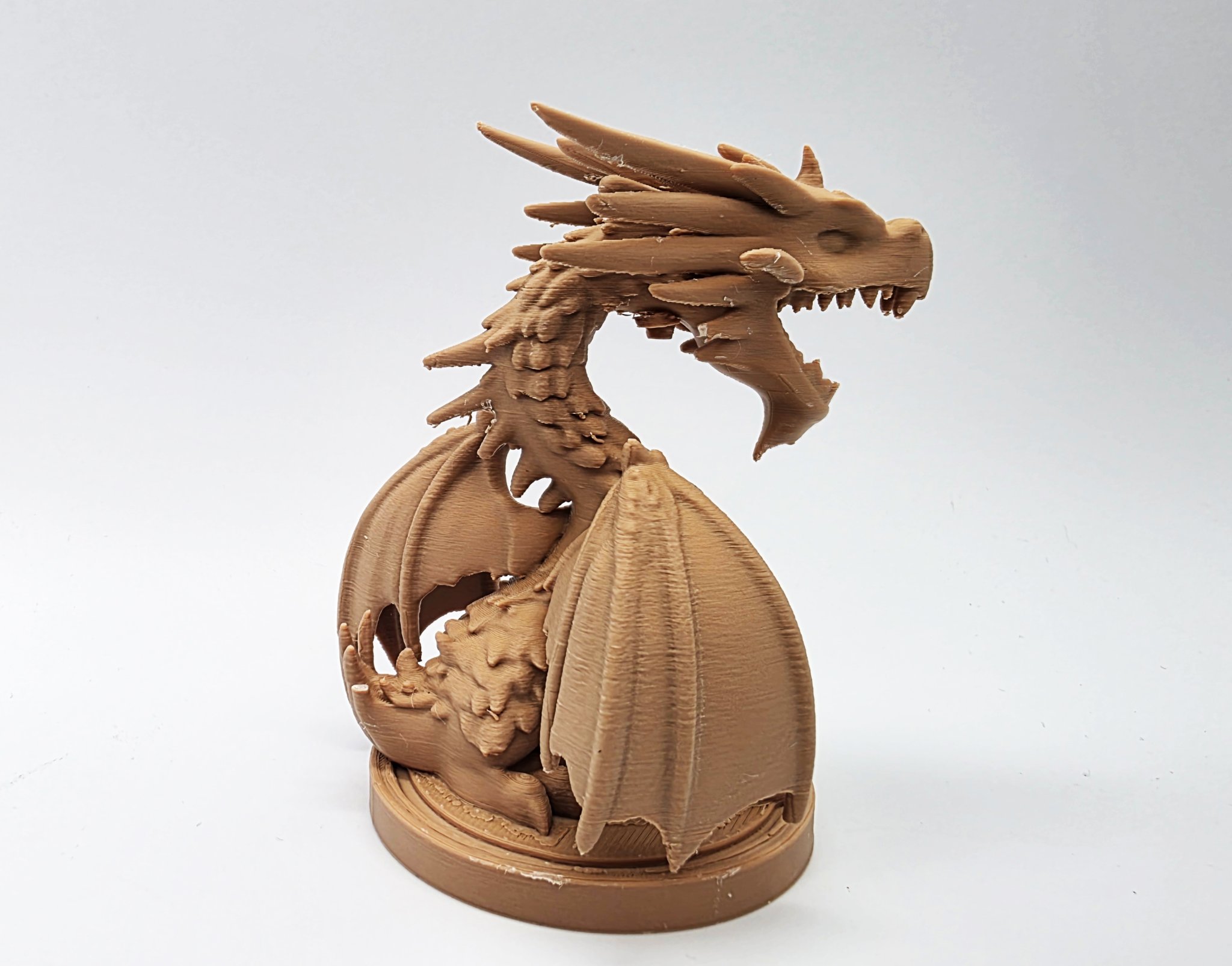 Rồng Miệng Lớn trên Bệ Đỡ