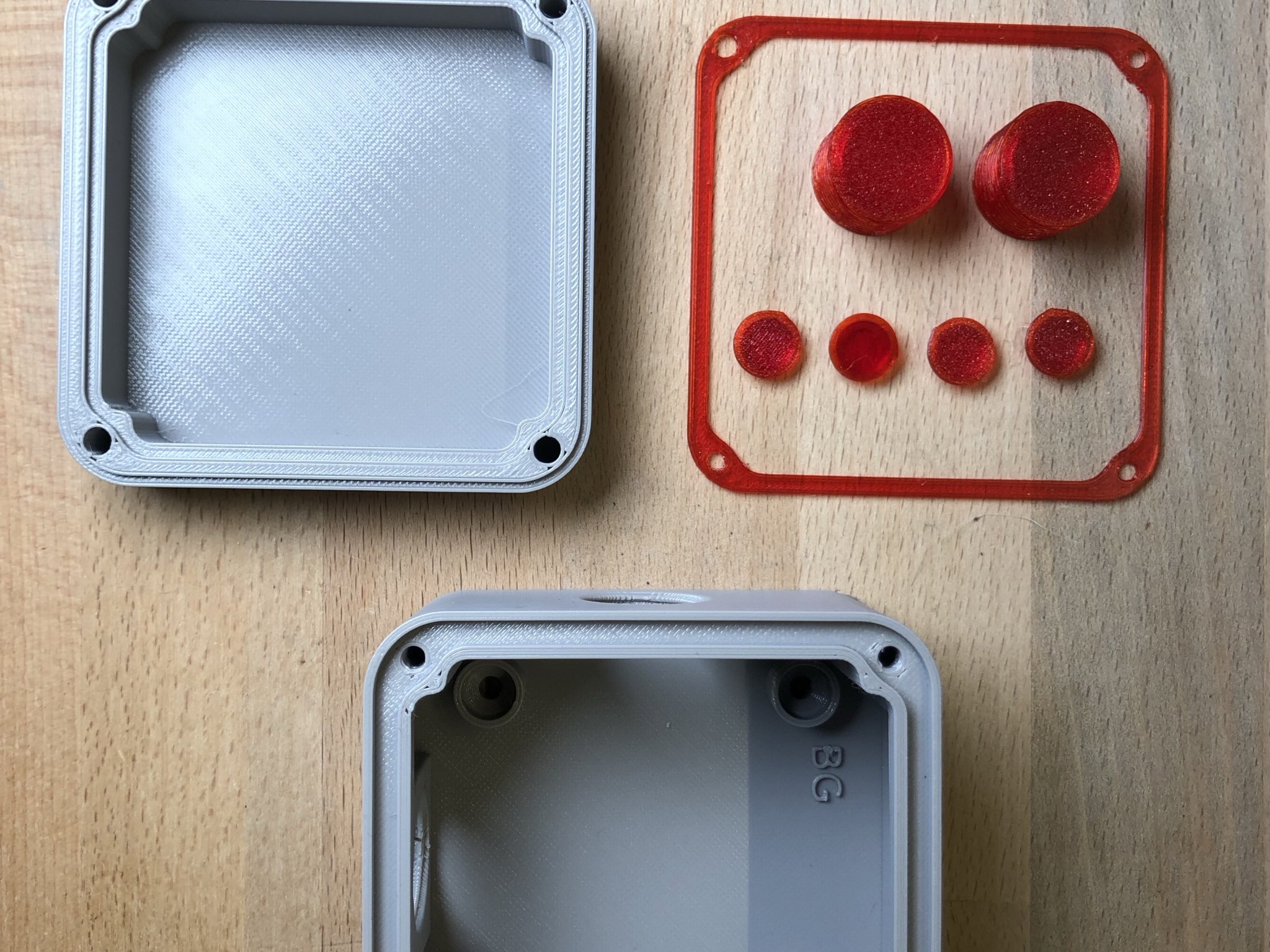 Hộp nối với gioăng in 3D cho cáp antenna và loa