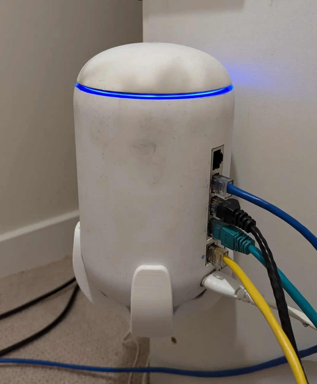 Giá đỡ tường cho Ubiquiti UniFi Dream Machine