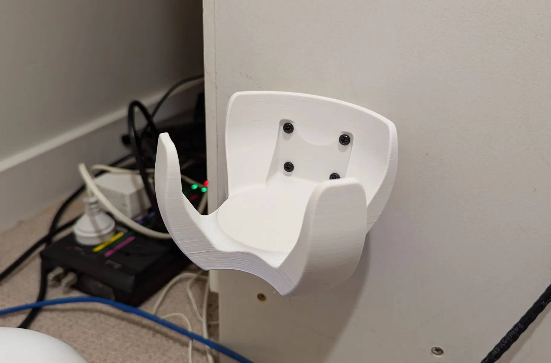 Giá đỡ tường cho Ubiquiti UniFi Dream Machine