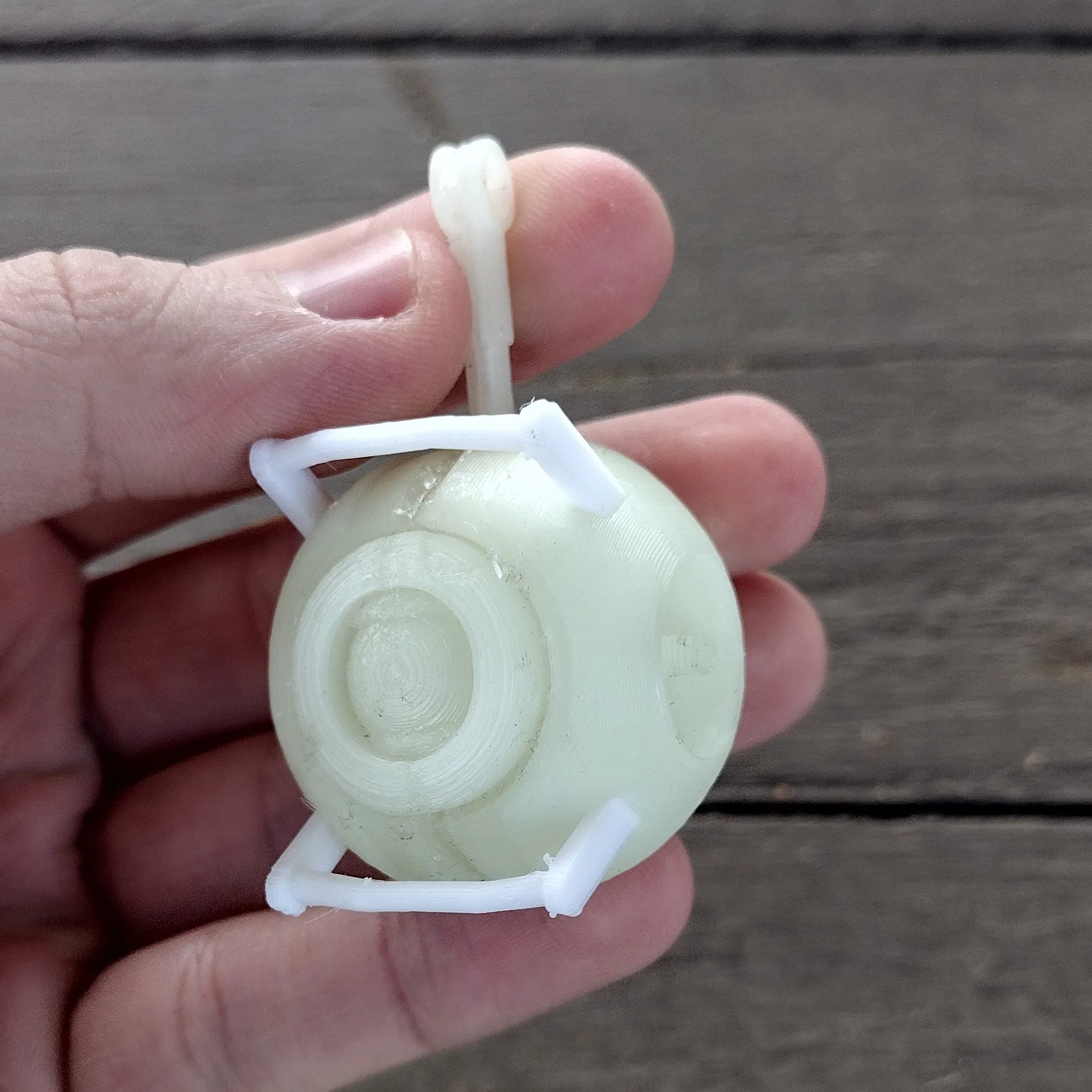 Mô hình Wheatley từ trò chơi Portal 2