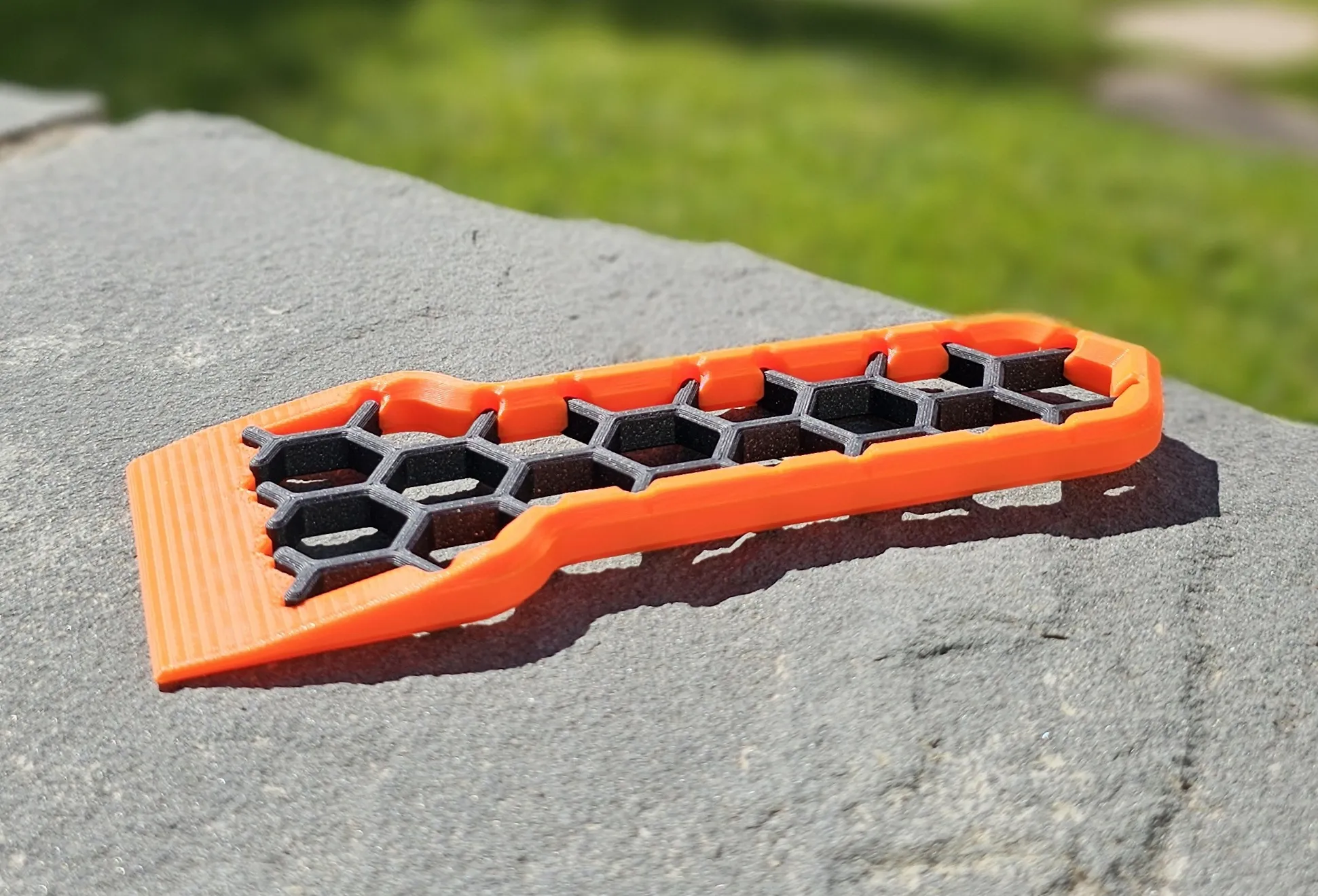 Công cụ cạo bề mặt in 3D 2 màu với họa tiết lục giác