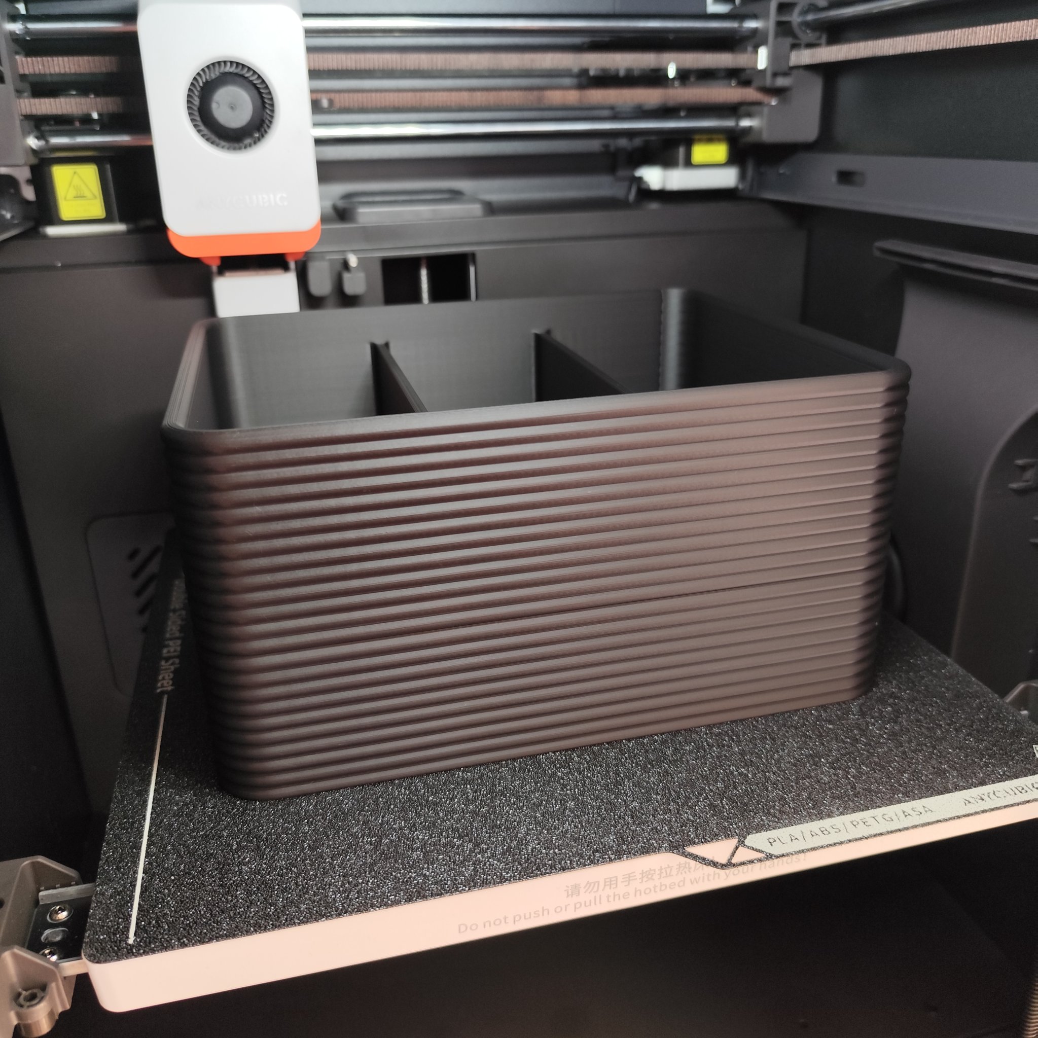 Giá đỡ điều khiển từ xa thiết kế rãnh cho phòng khách