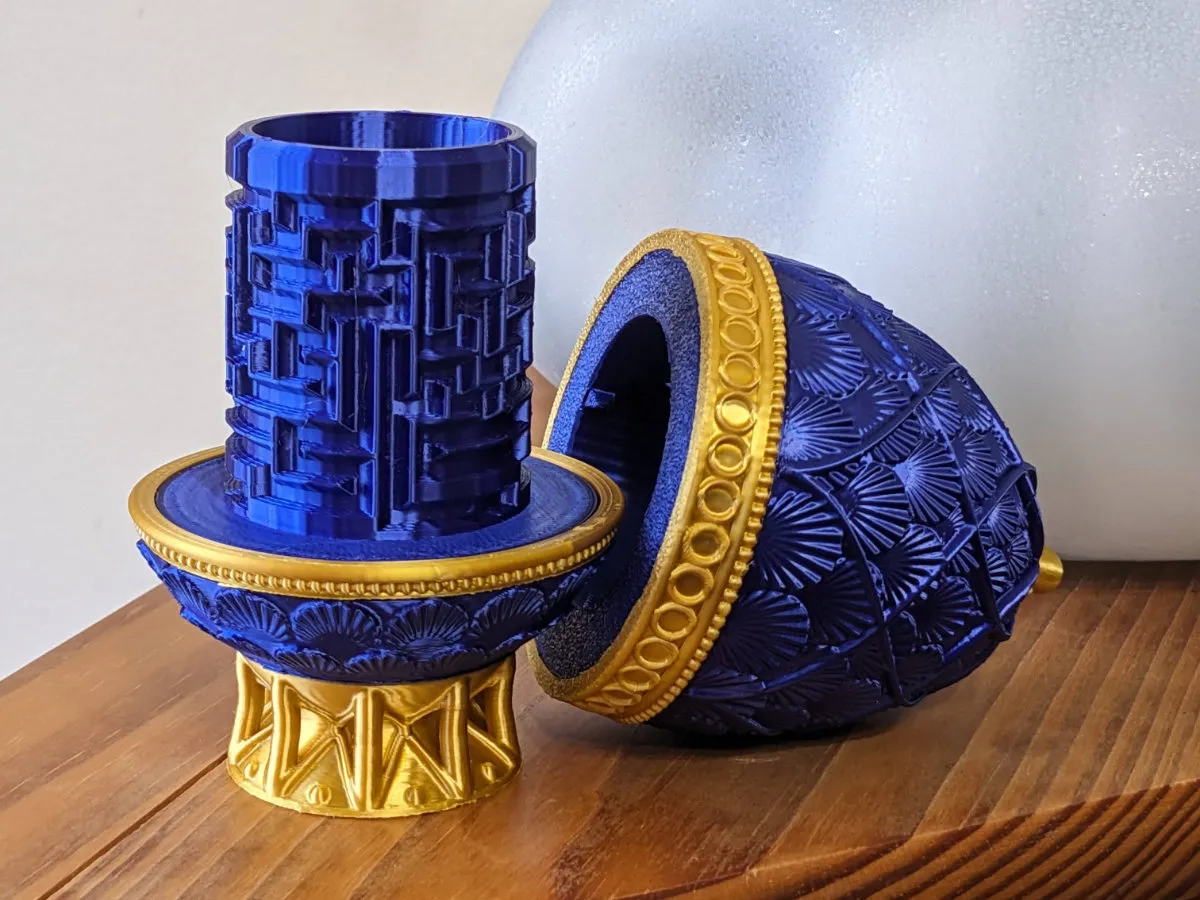 Hộp chứa trứng Fabergé với mê cung giải đố