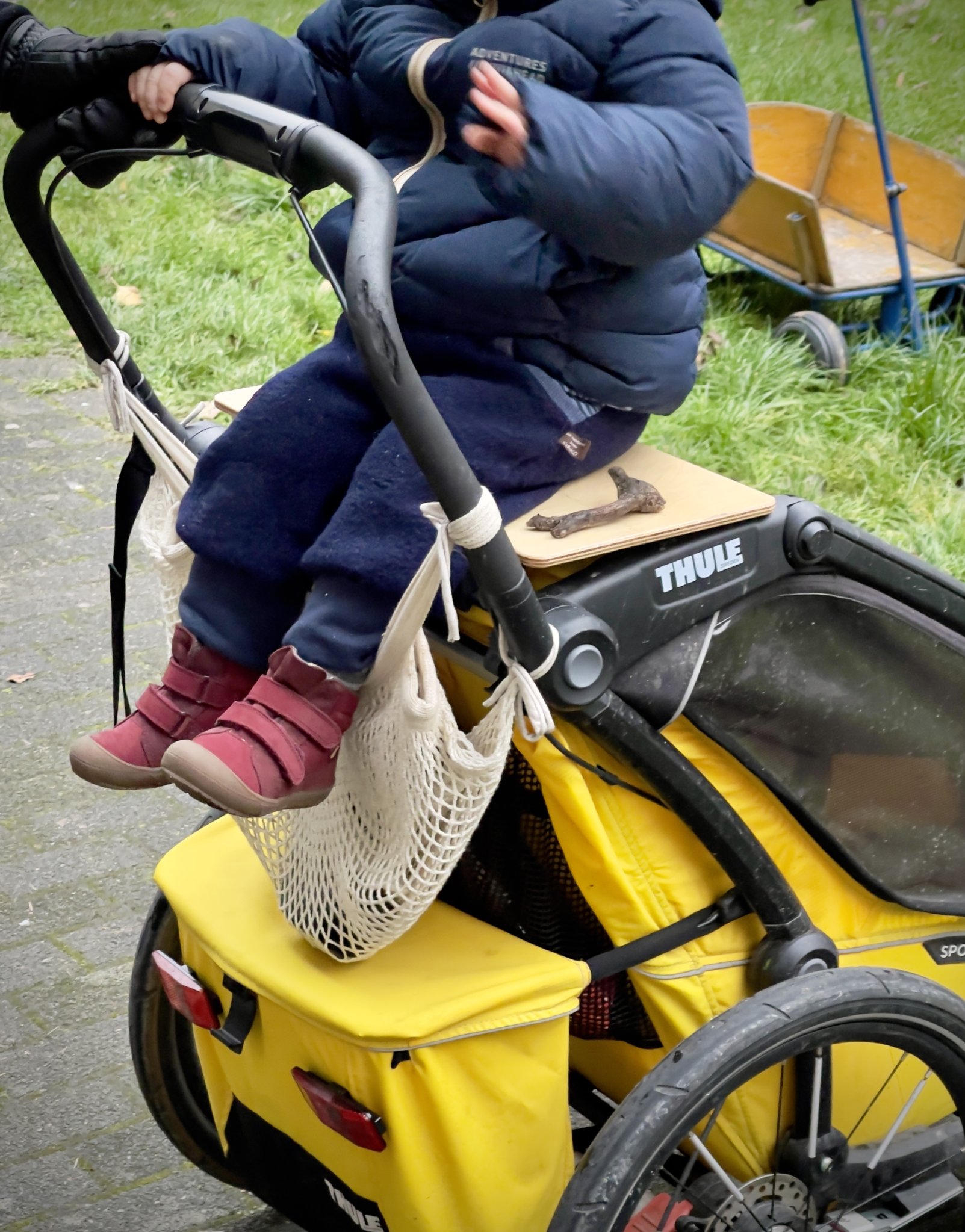 Giá đỡ ngồi cho trẻ em trên xe đẩy Thule Chariot