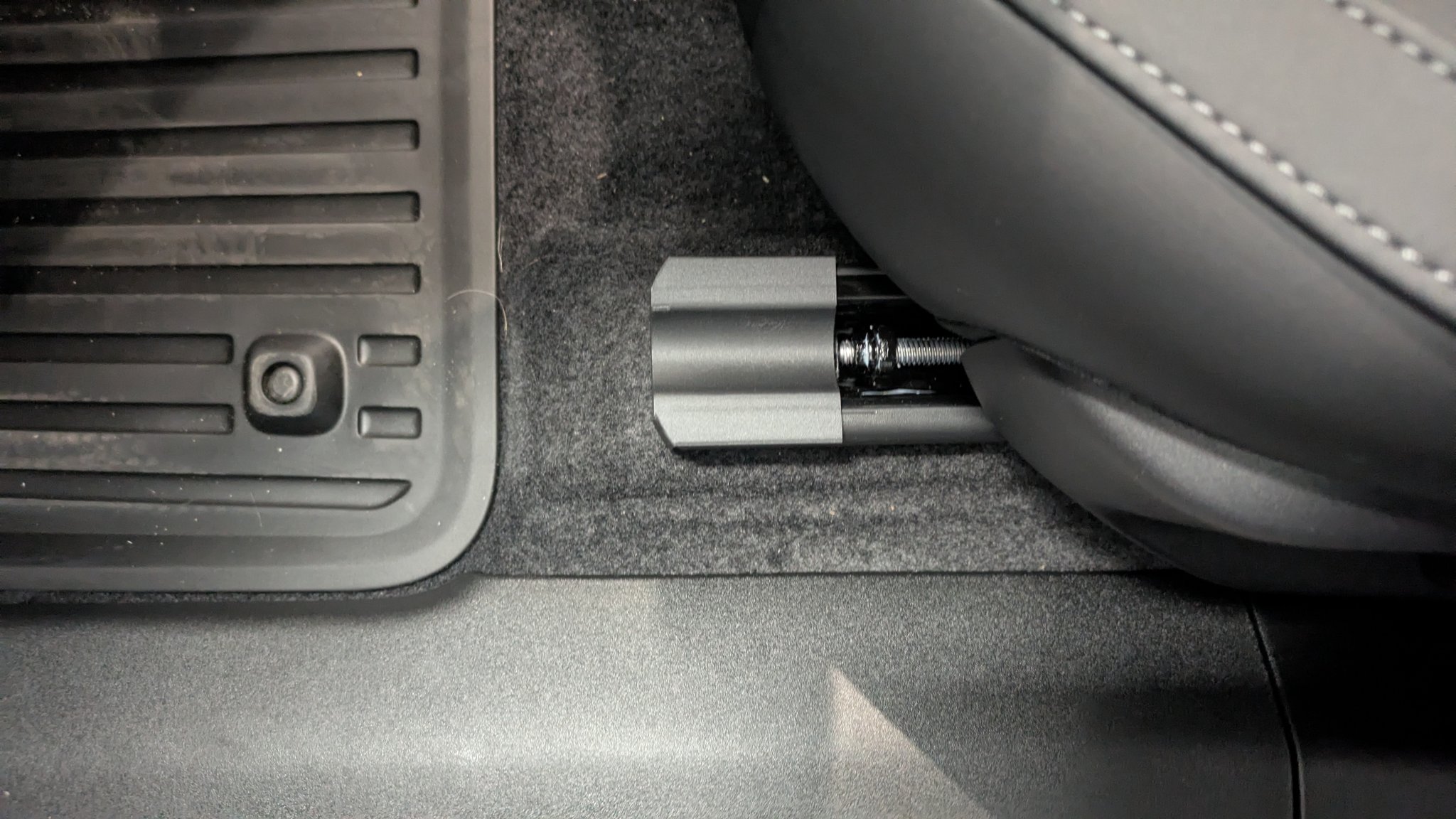 Nắp cuối thanh ray ghế Volvo EX30 cho ghế lái và hành khách