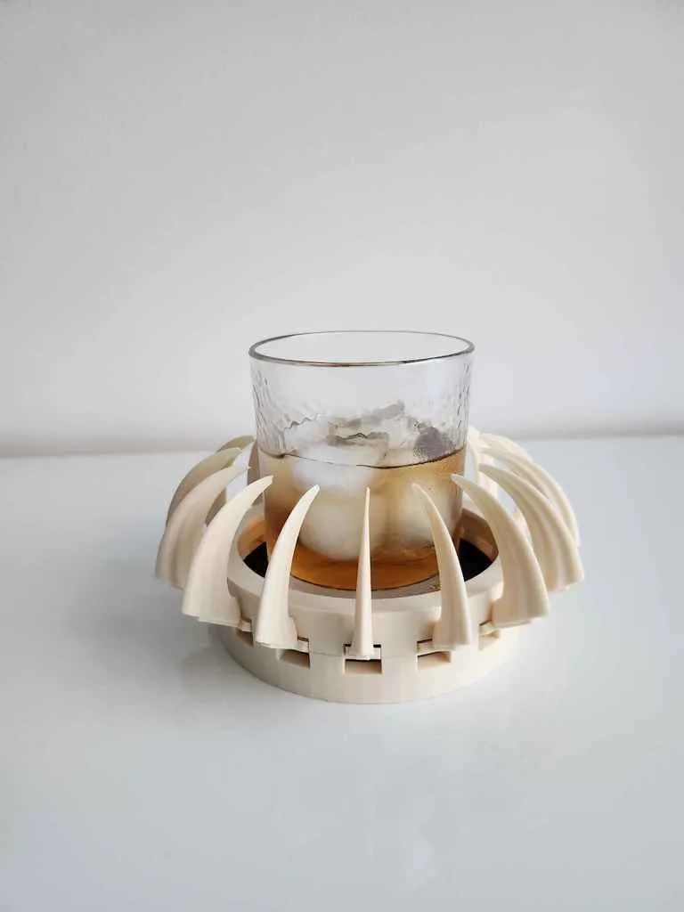 Giá đỡ đồ uống Dune Sandworm tự điều chỉnh