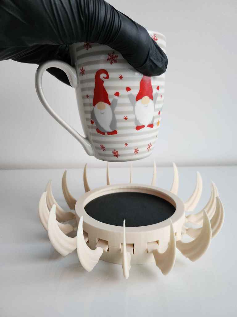 Giá đỡ đồ uống Dune Sandworm tự điều chỉnh