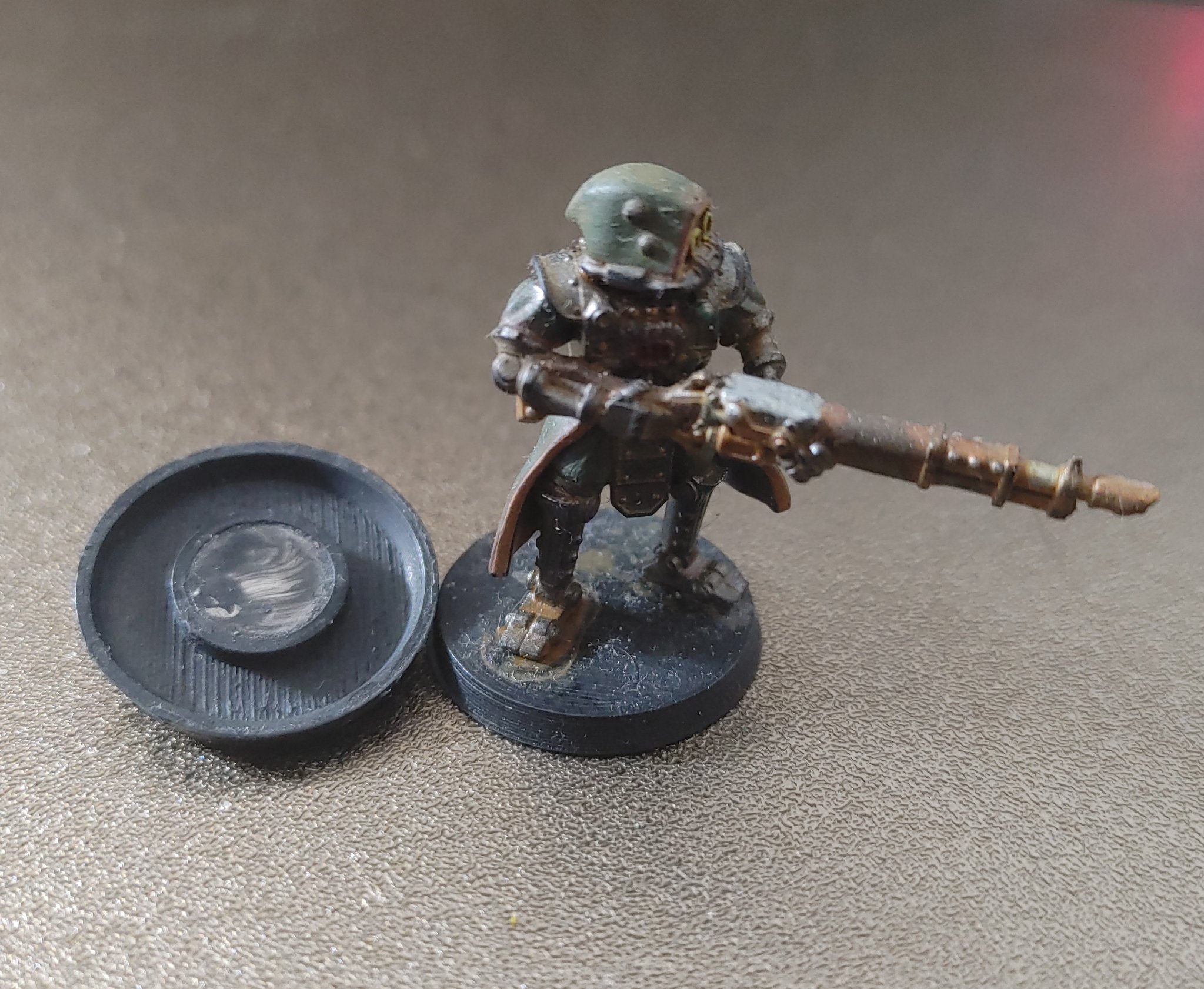 Đế từ tính 40k với khe cho nam châm đĩa