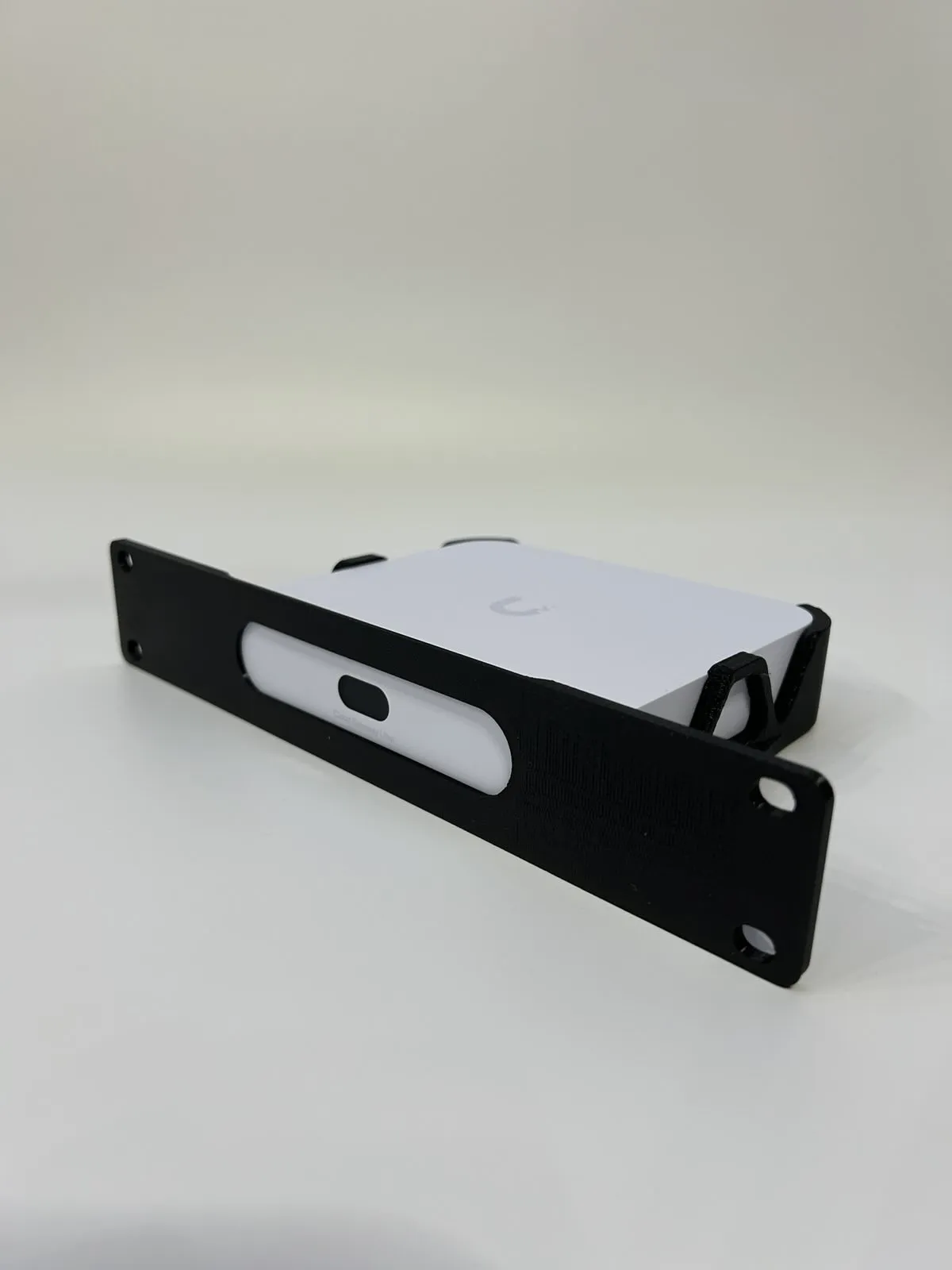 Giá đỡ 10 inch cho cổng đám mây Unify