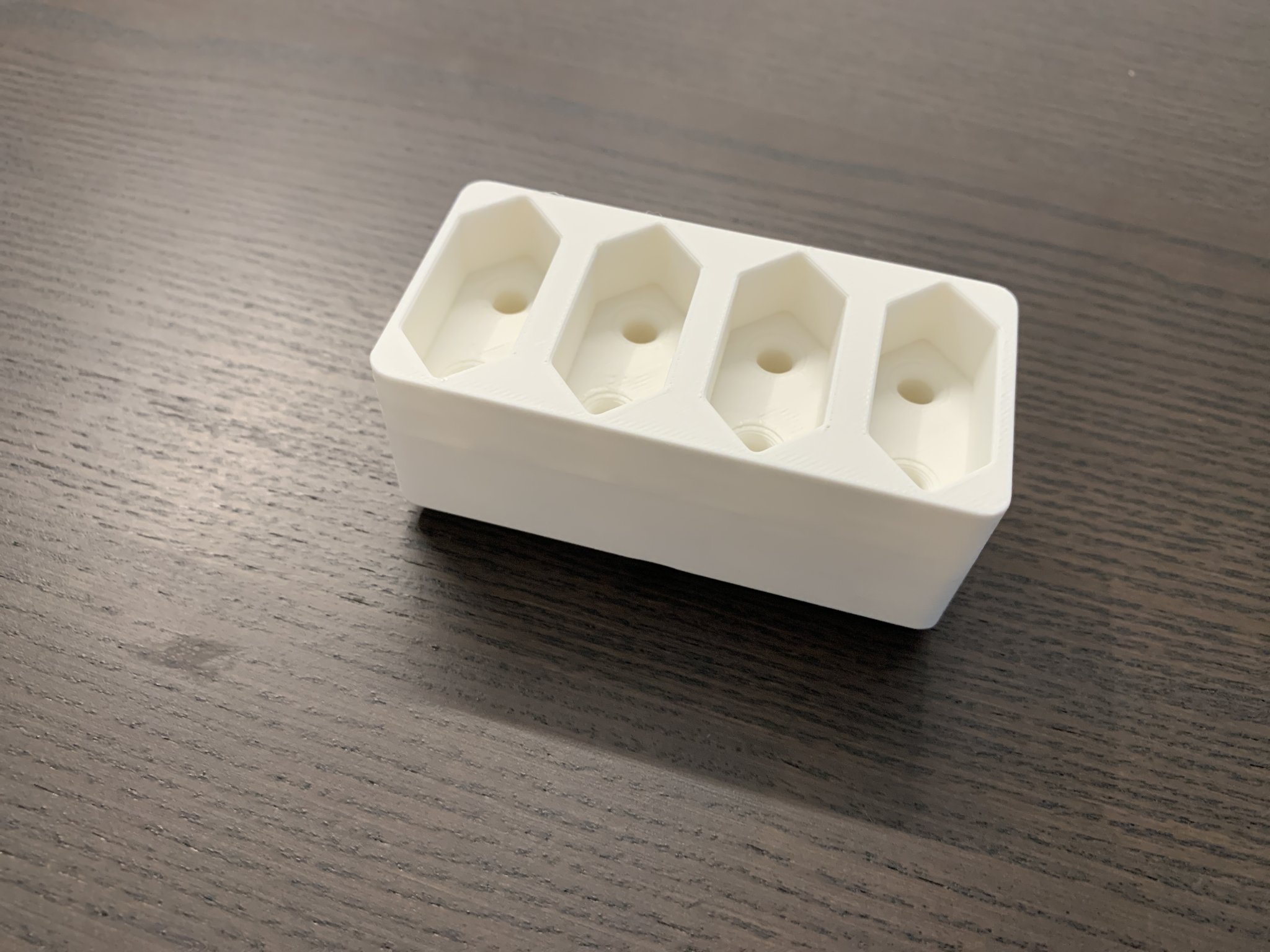 Giá đỡ sạc USB Gridfinity tiêu chuẩn châu Âu 2x1