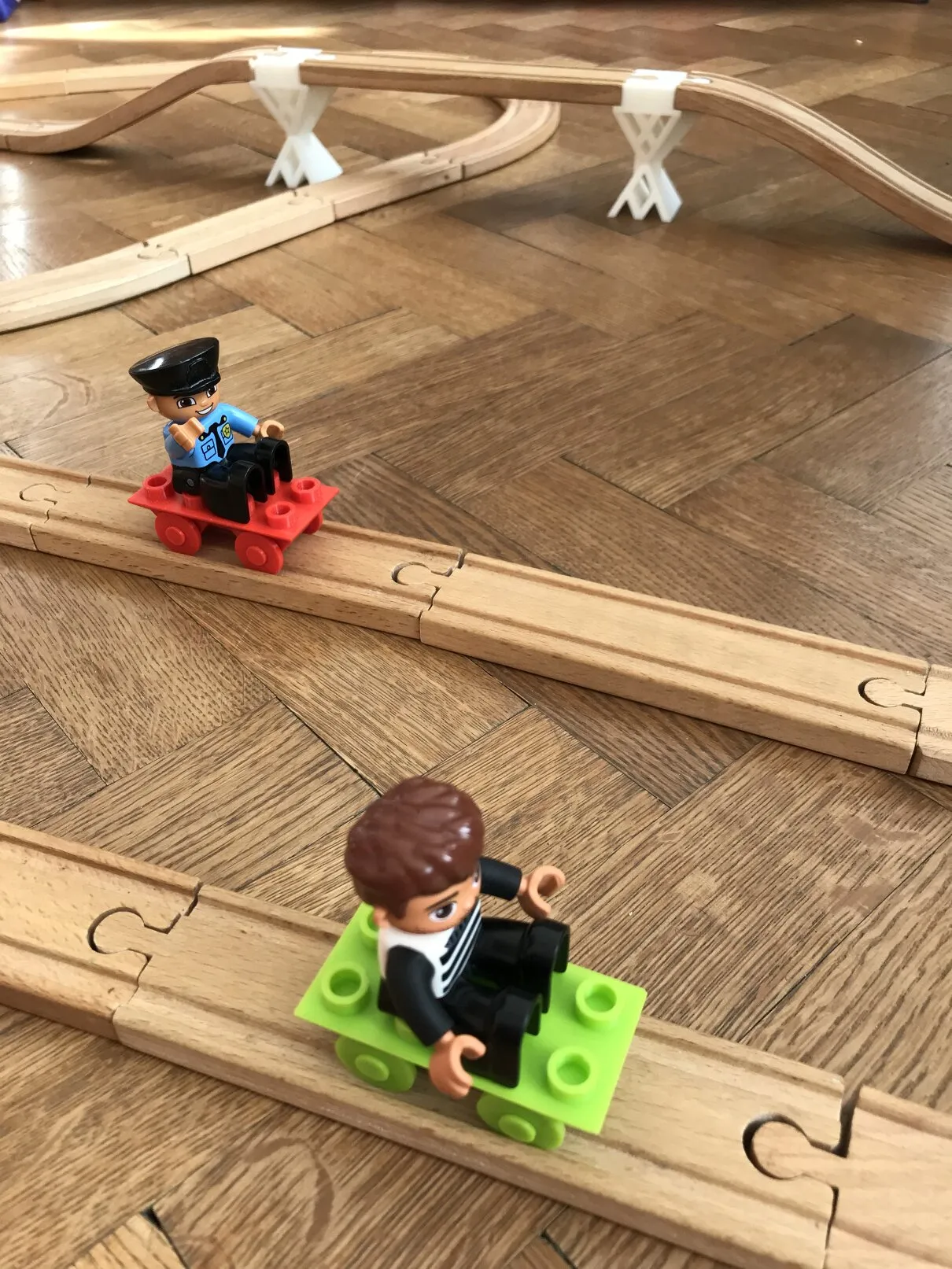 Xe Đẩy Duplo/Brio Tương Thích với Đường Ray Gỗ