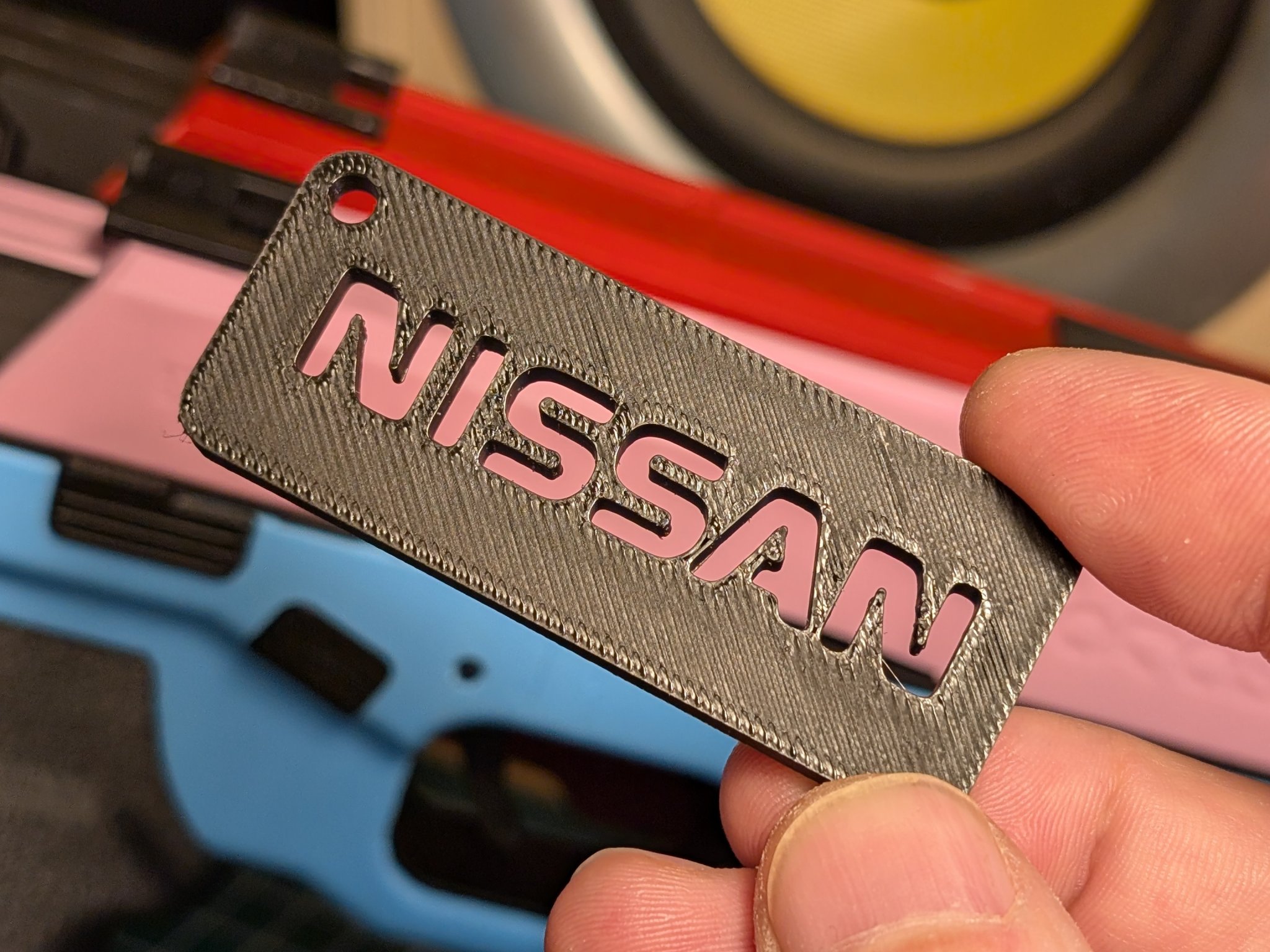 Móc khóa Nissan thiết kế tối giản cho người yêu xe hơi