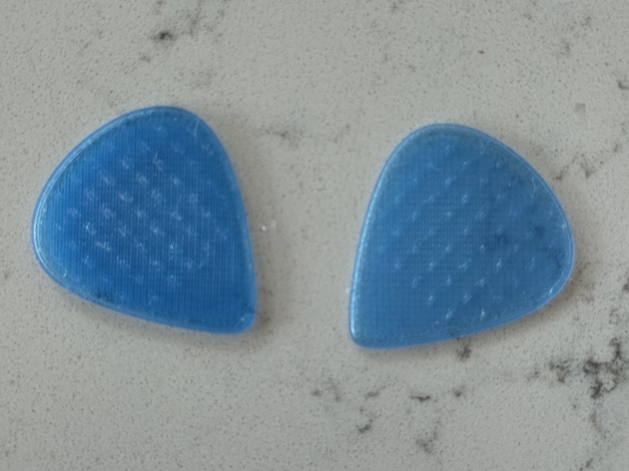 Guitar Pick với thiết kế tay cầm từ súng Sig Saur