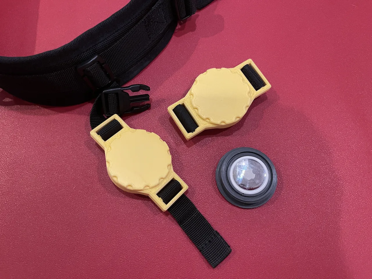 Vỏ bảo vệ AirTag chắc chắn có dây đeo 20mm và 25mm