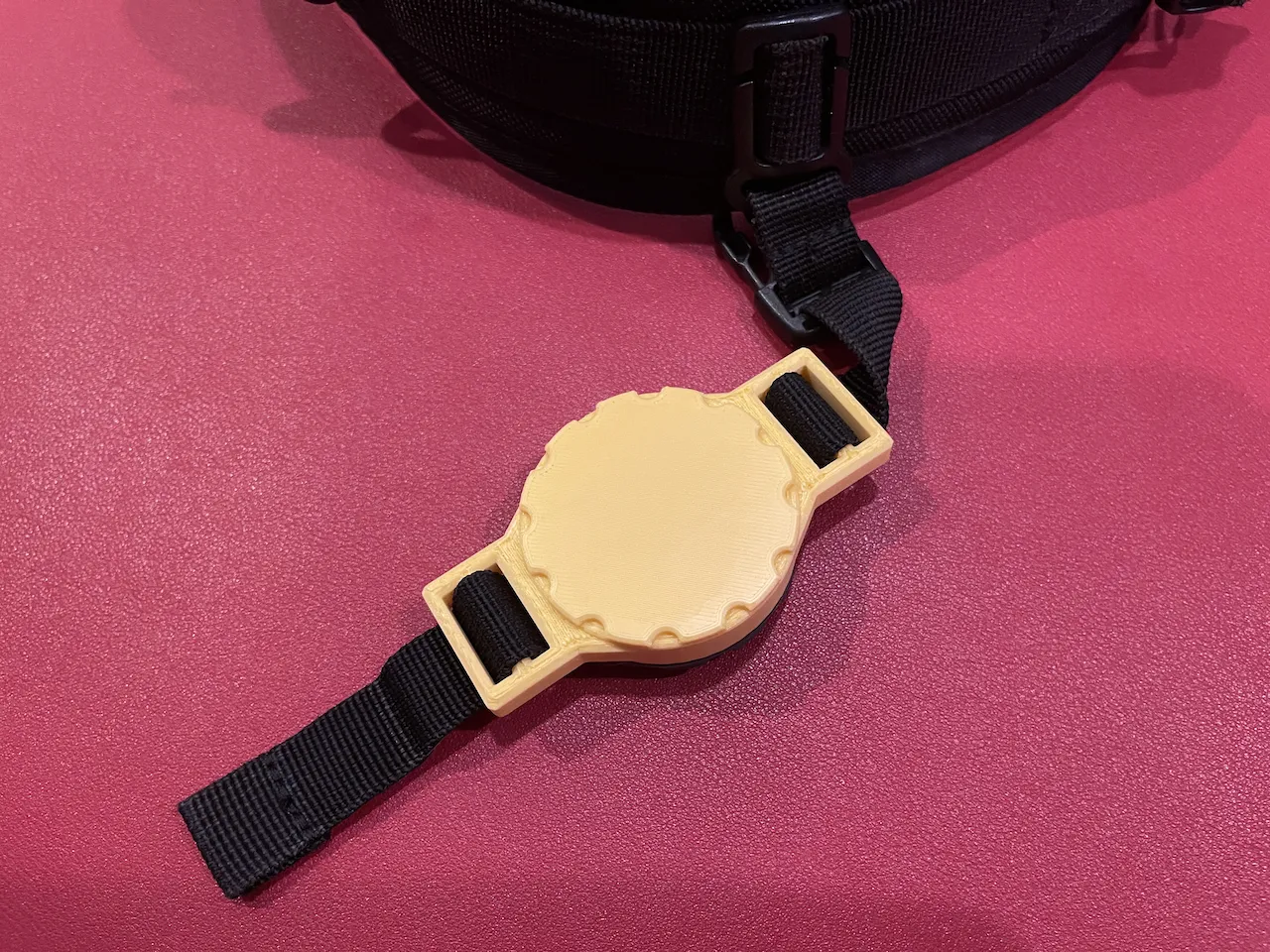 Vỏ bảo vệ AirTag chắc chắn có dây đeo 20mm và 25mm