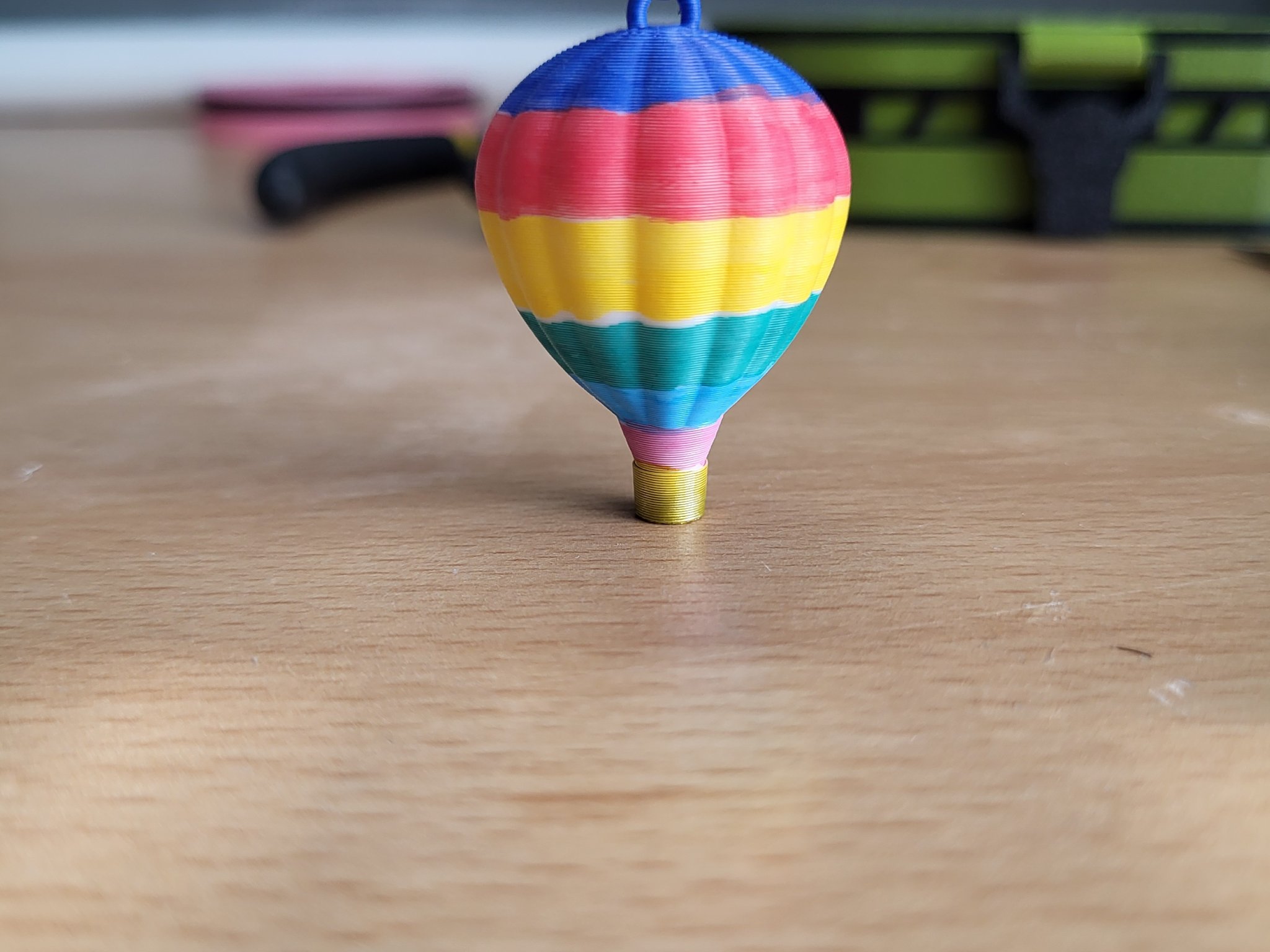 Khuyên tai hình khinh khí cầu thời trang